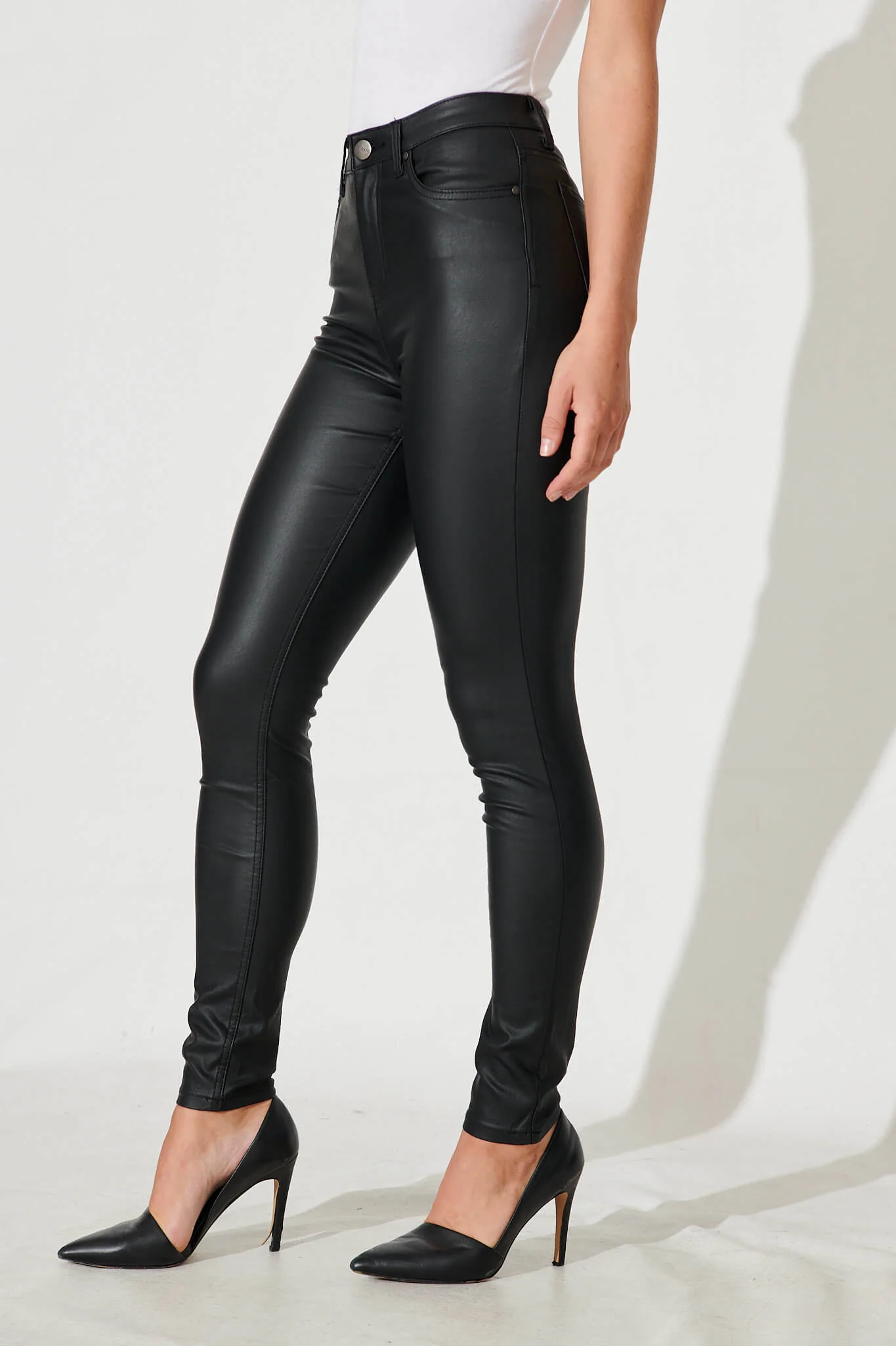 Merley Skinny Pants In Black Leatherette - Image 6