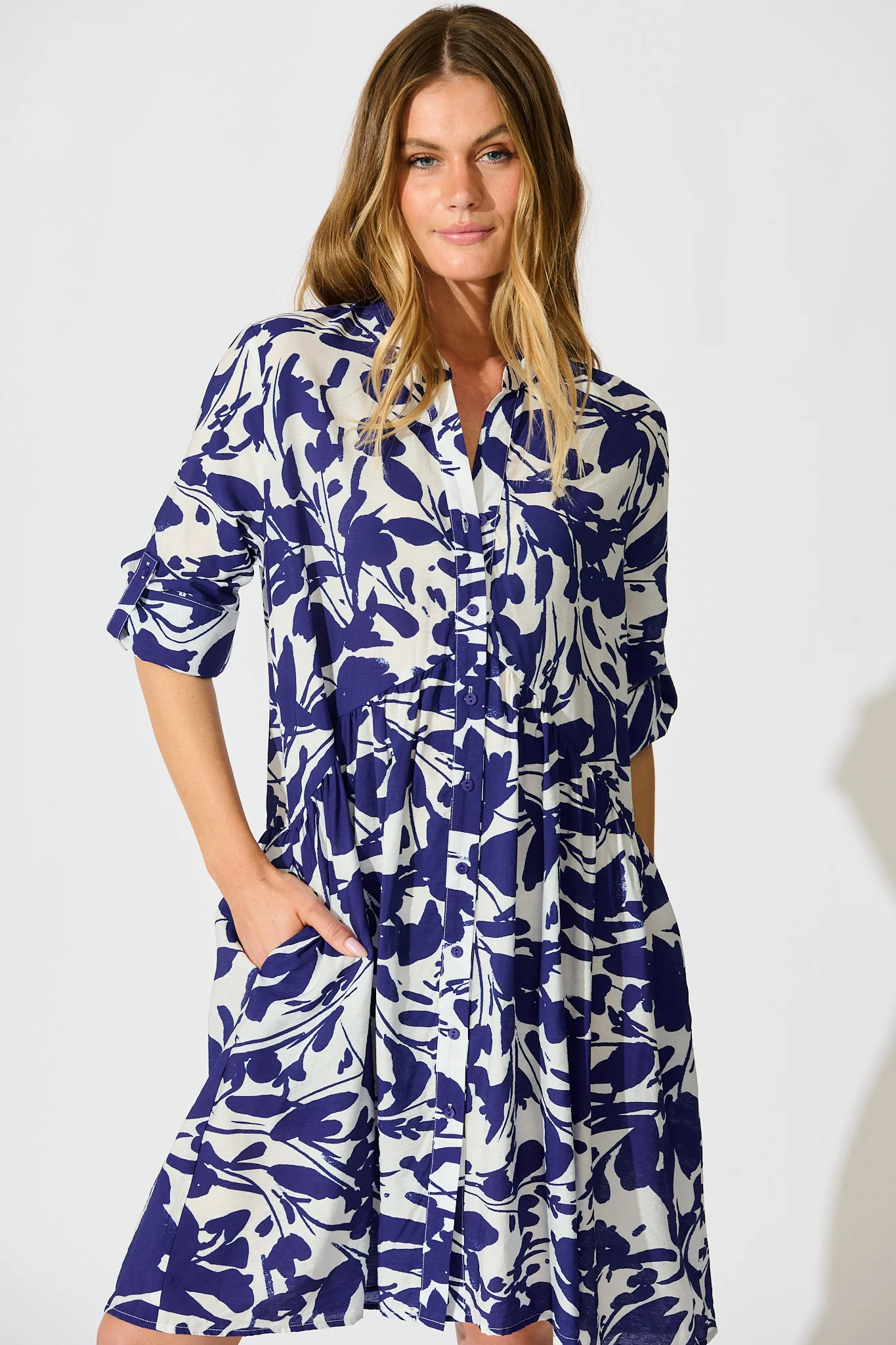Mina Smock Dress in White and Navy Print - Image 2