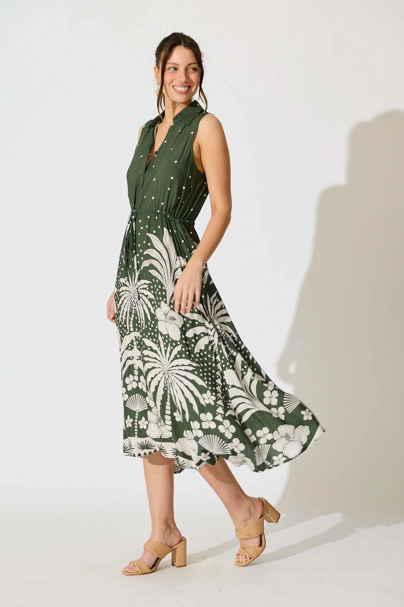Mirren Midi Dress in Emerald with White Palm Print - Image 3