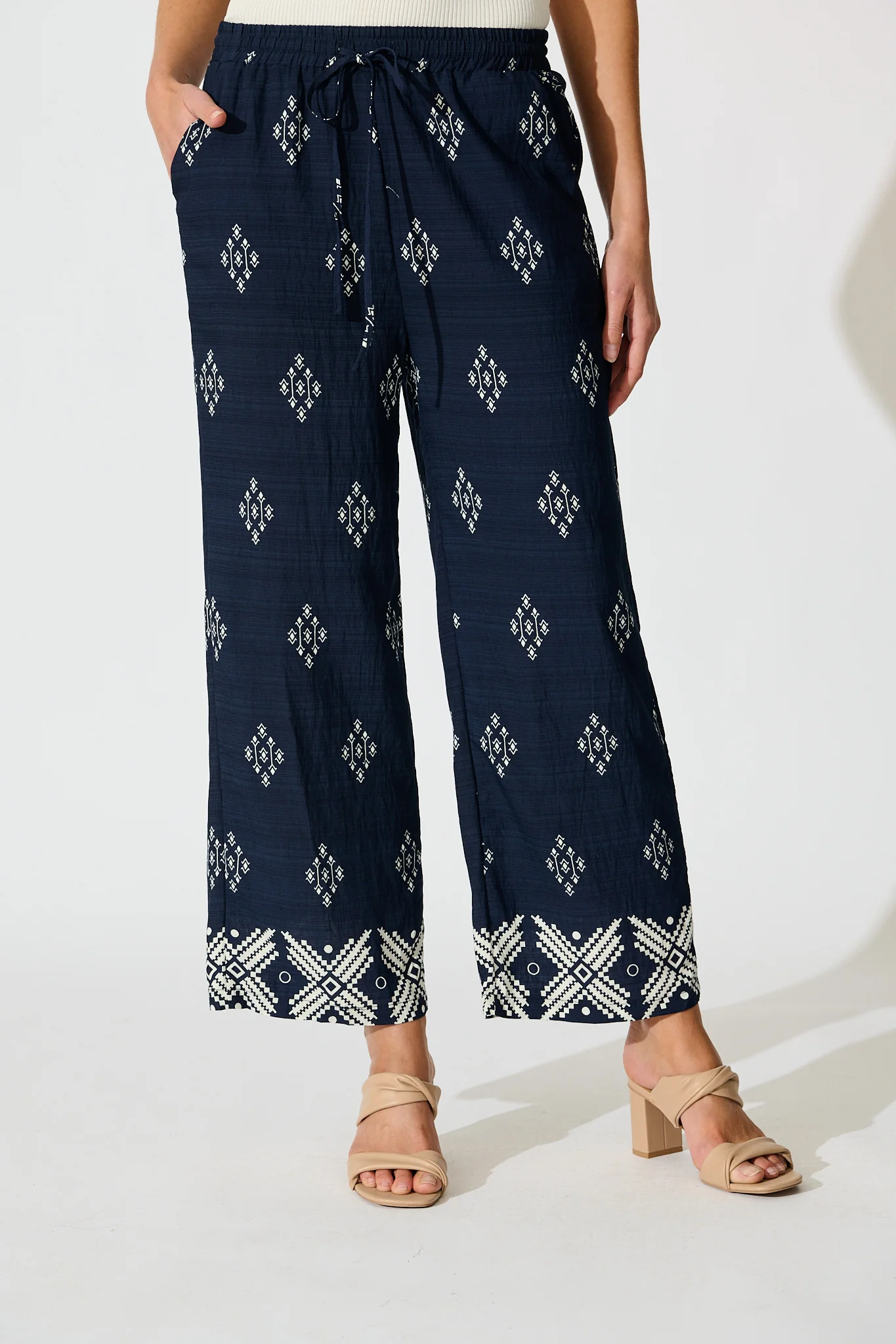 Naia Pant in Navy with White Border Print Linen Blend