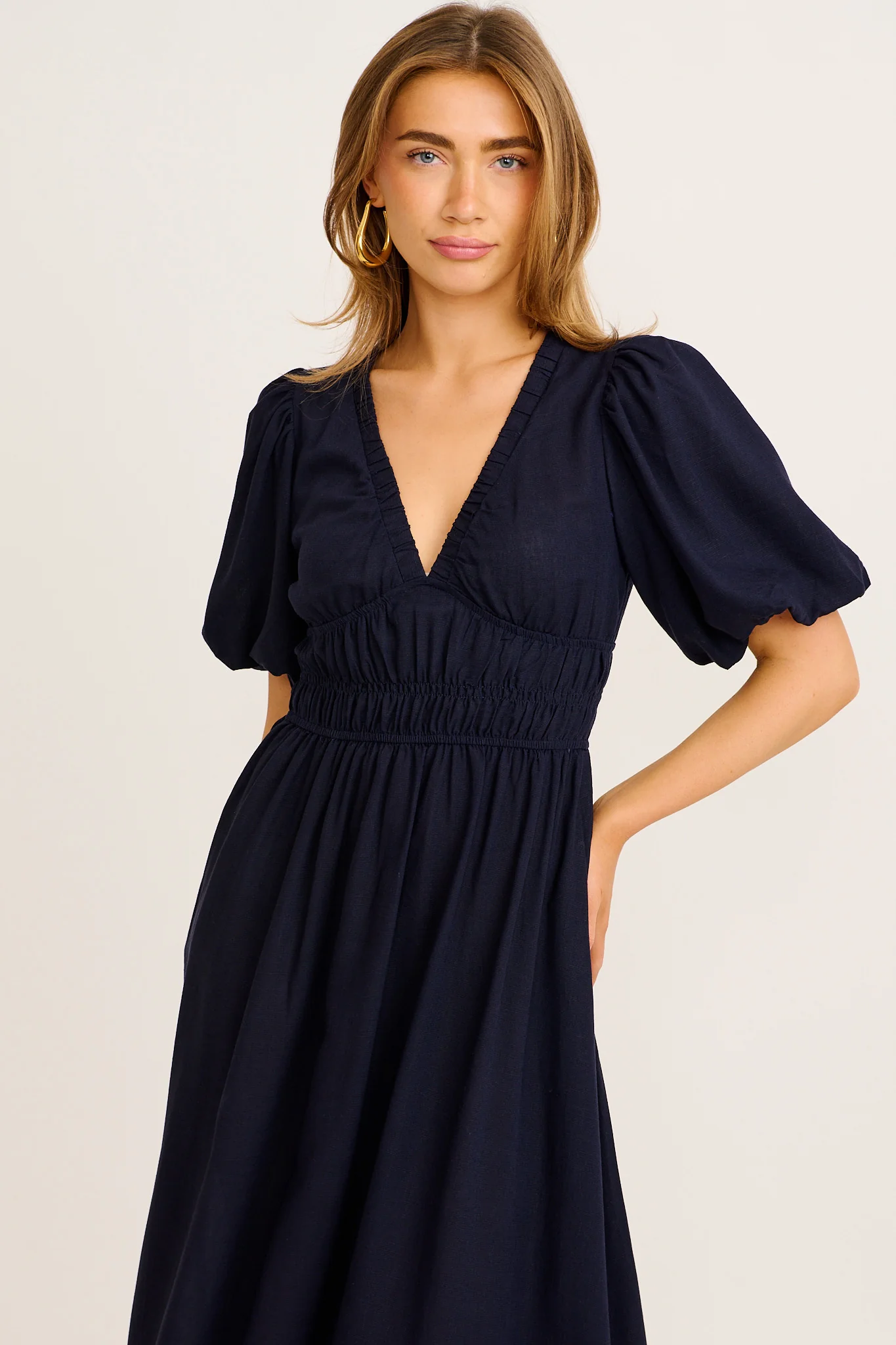 Nerea Midi Dress in Navy Linen Blend - Image 2