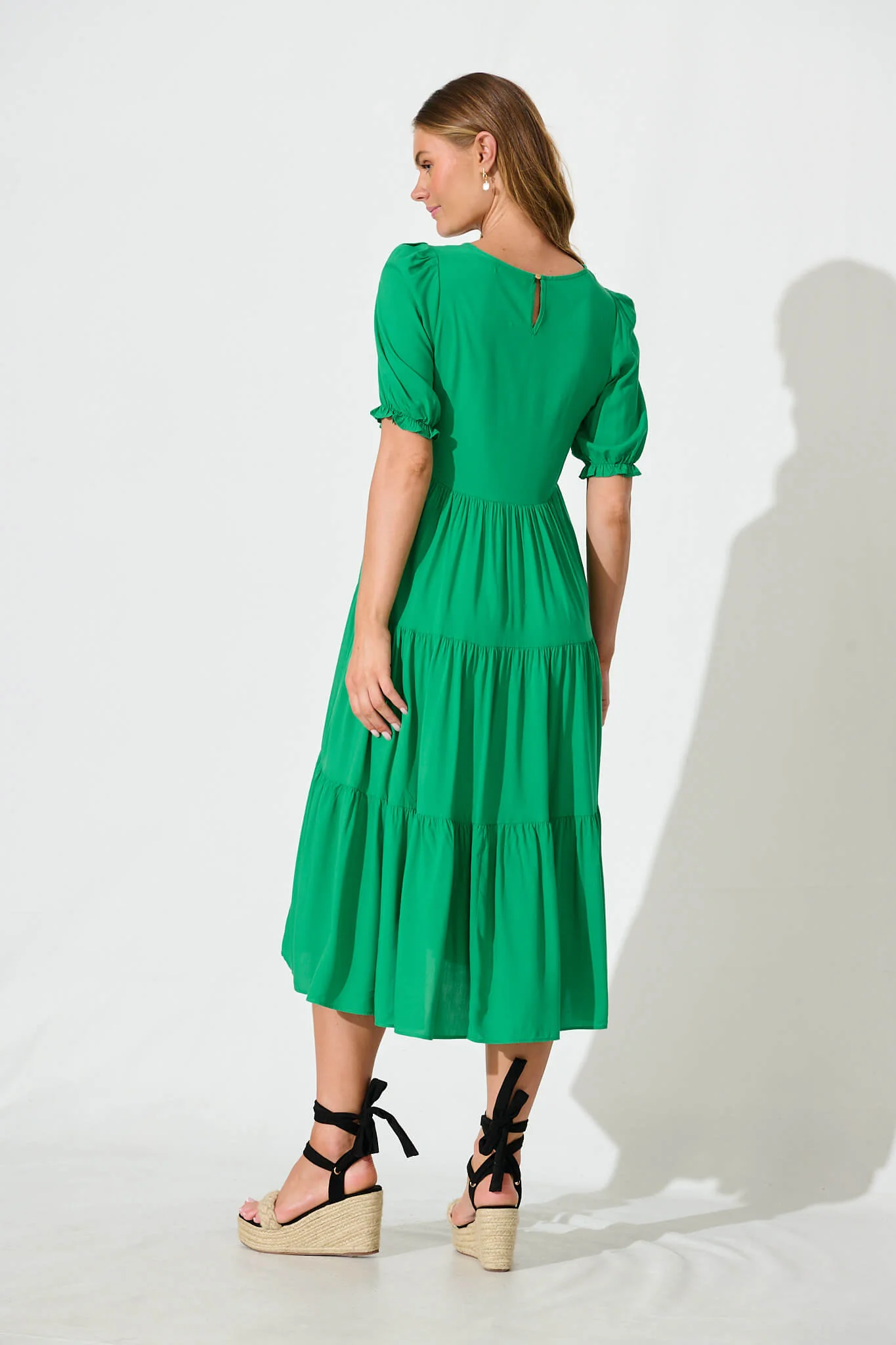 Nevi Tiered Midi Dress In Green - Image 4