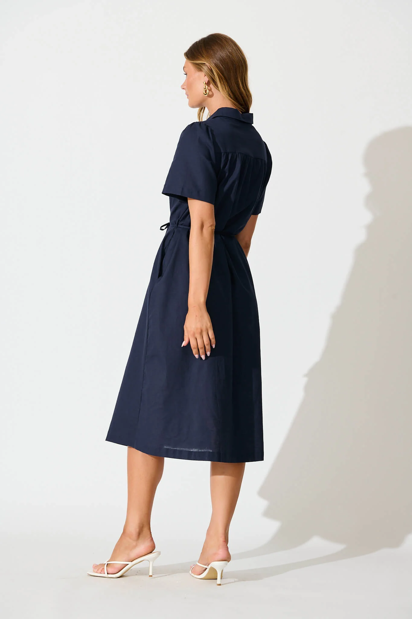 Oatland Midi Shirt Dress In Navy Cotton Linen - Image 4