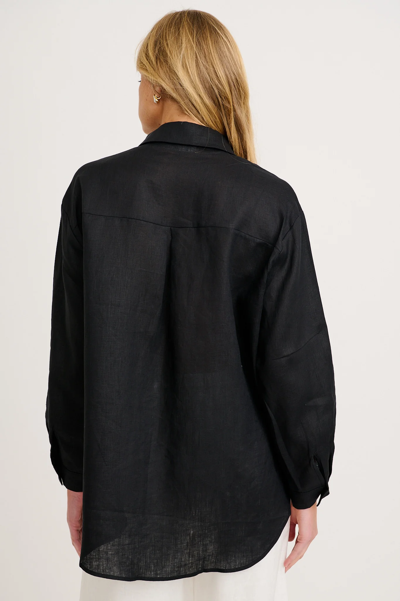Ocean Echo Shirt in Black Linen - Image 6