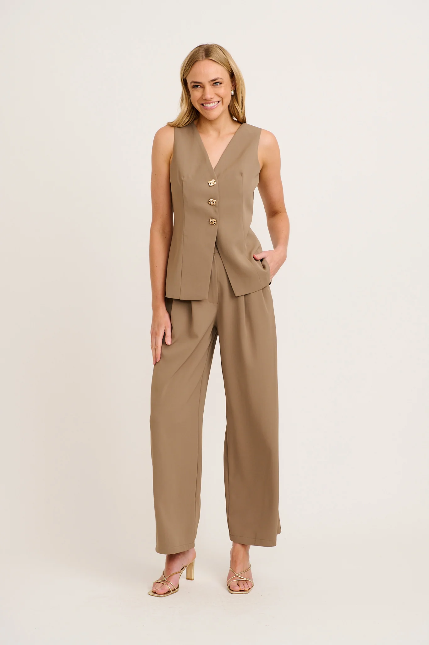 Office Hours Pant in Taupe - Image 4