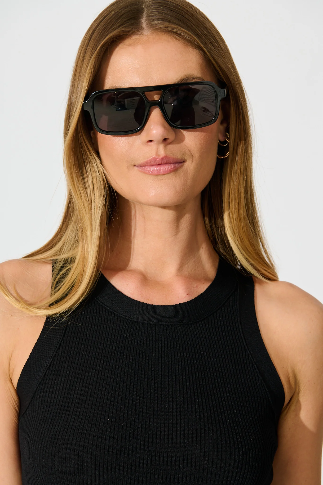 Paris Aviator Sunglasses in Black - Image 2