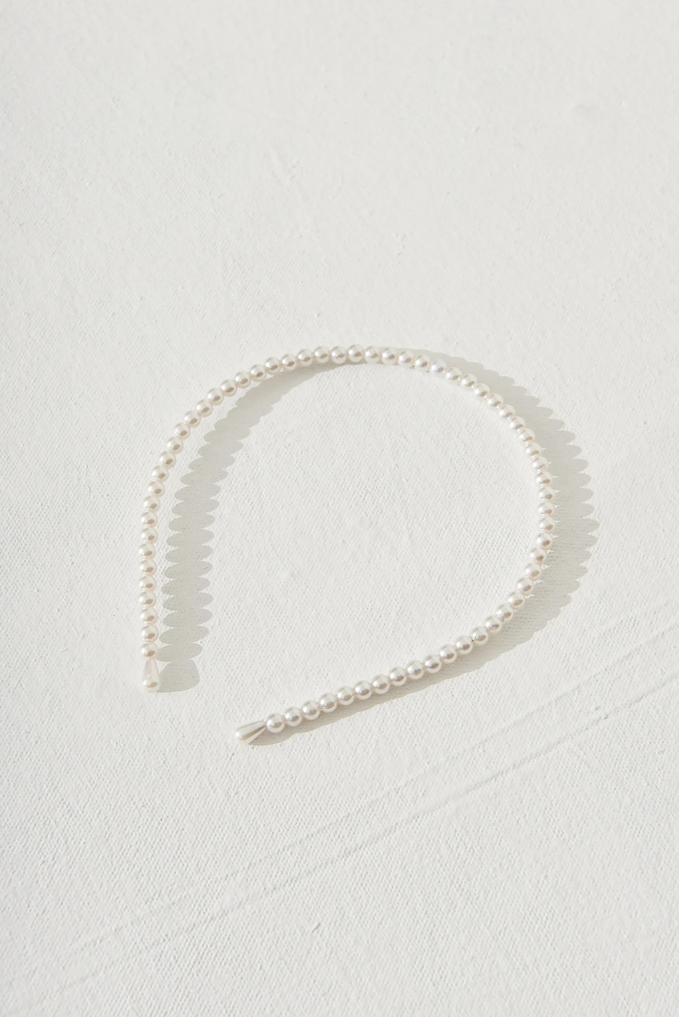 Pearl Headband In White - Image 5