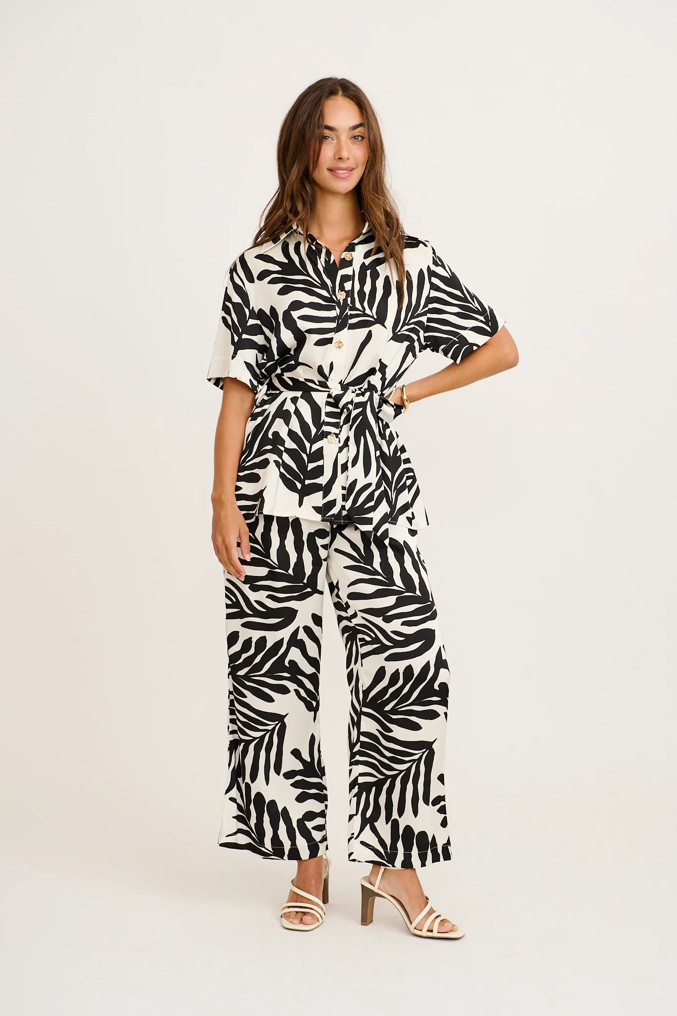 Pretty View Shirt in Black and White Satin - Image 4