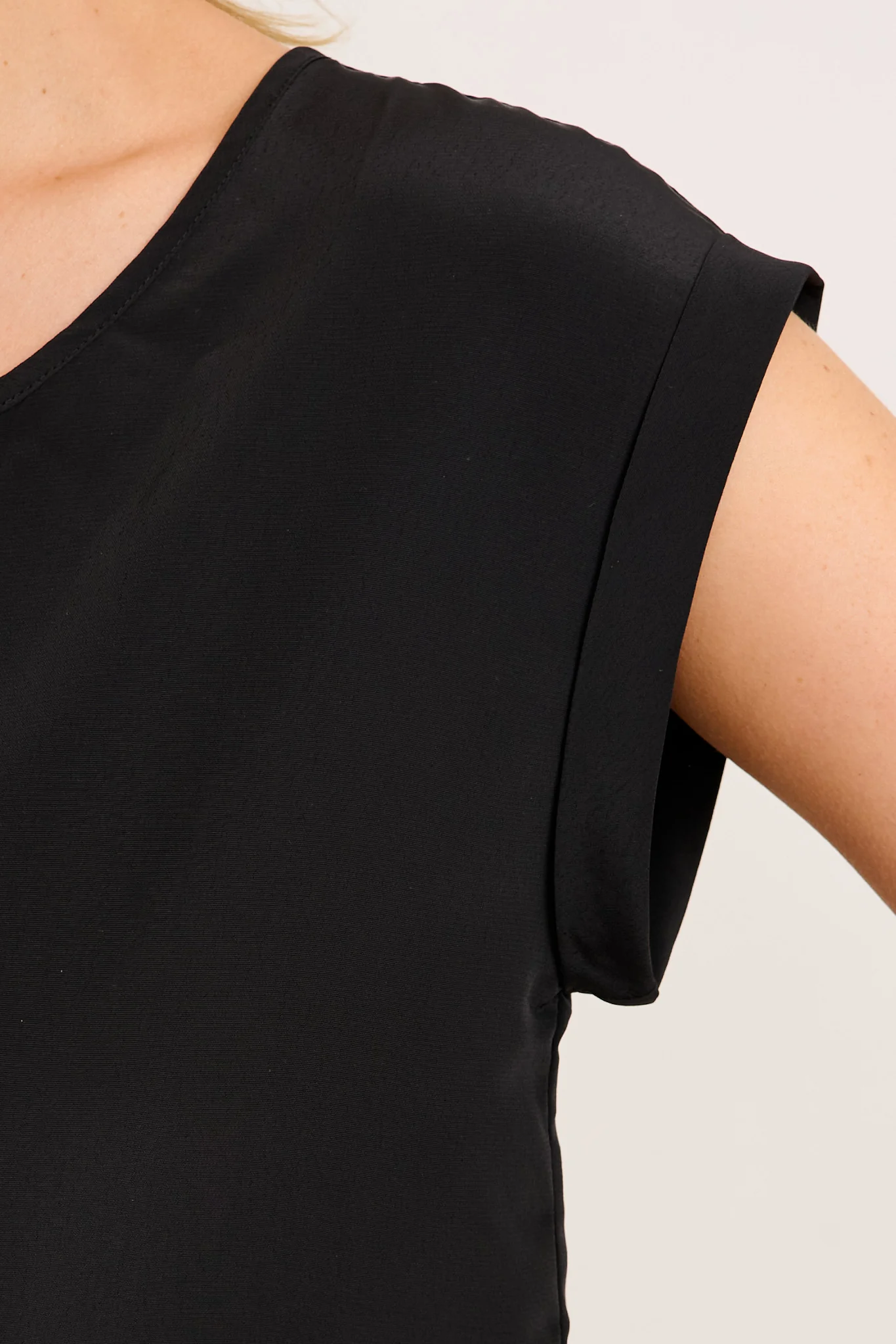 Rejina Top in Black - Image 10