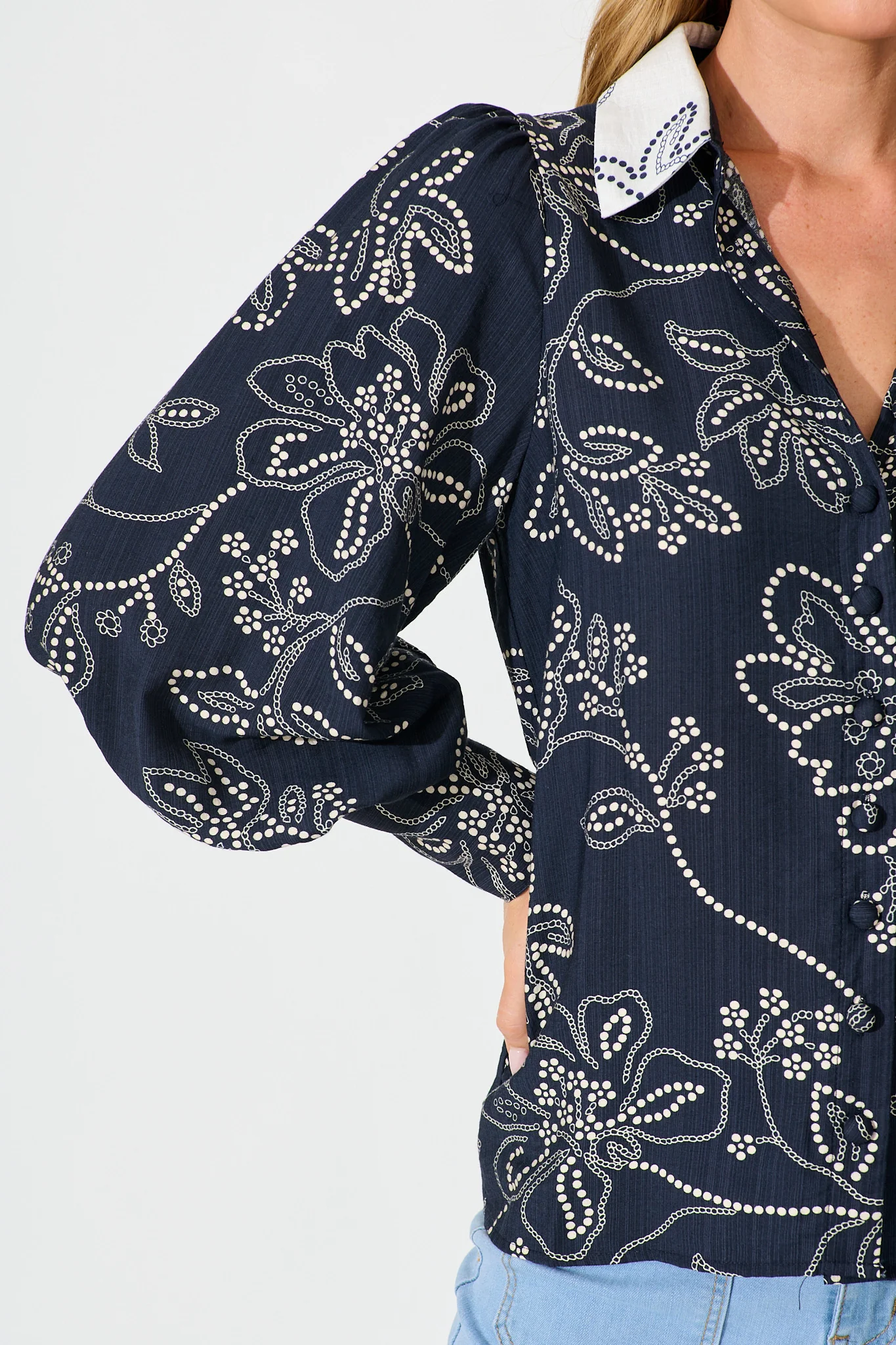 Relic Shirt in Navy - Image 5