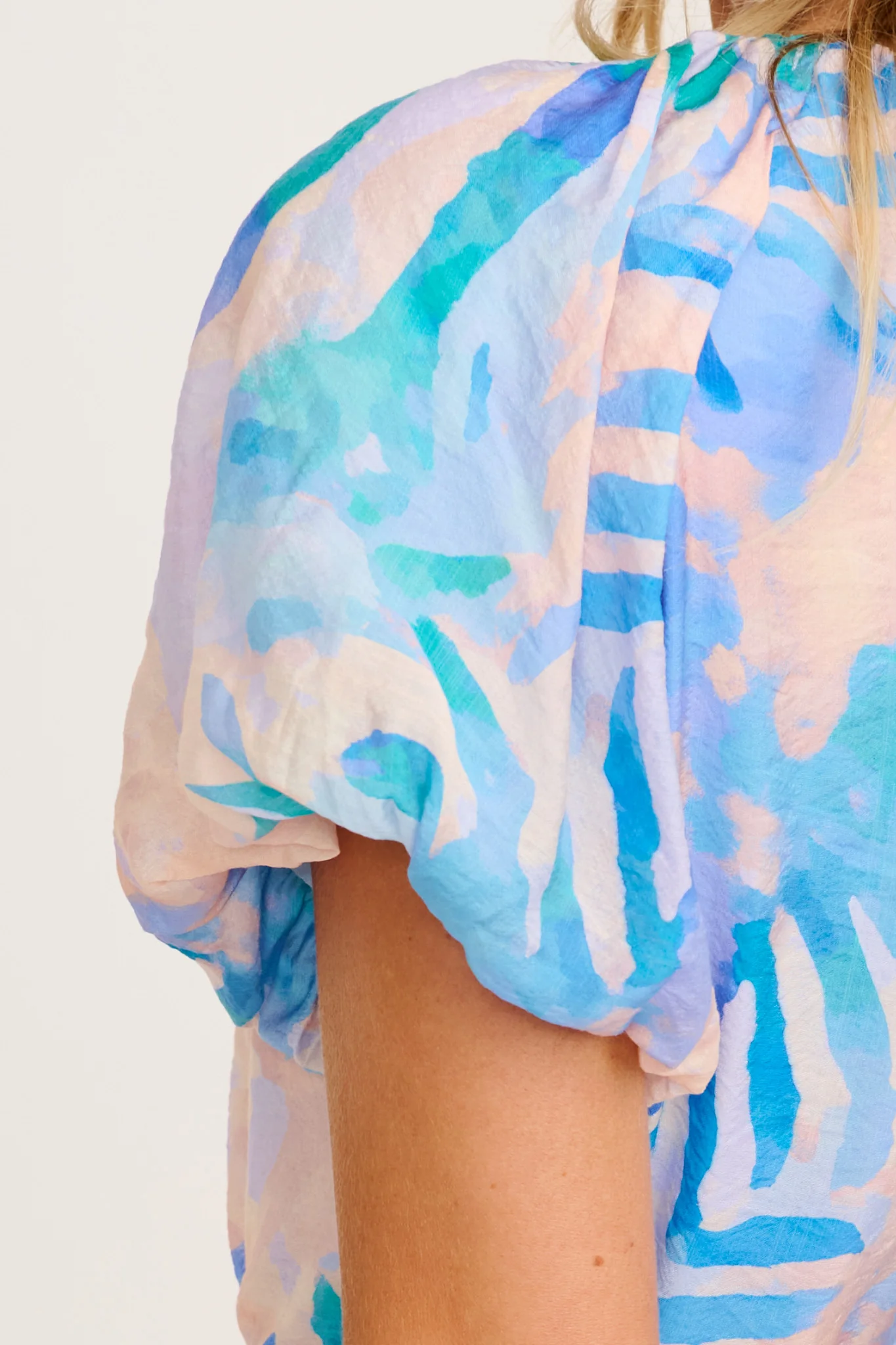 Rendezvous Maxi Dress in Blue Multi Print - Image 5