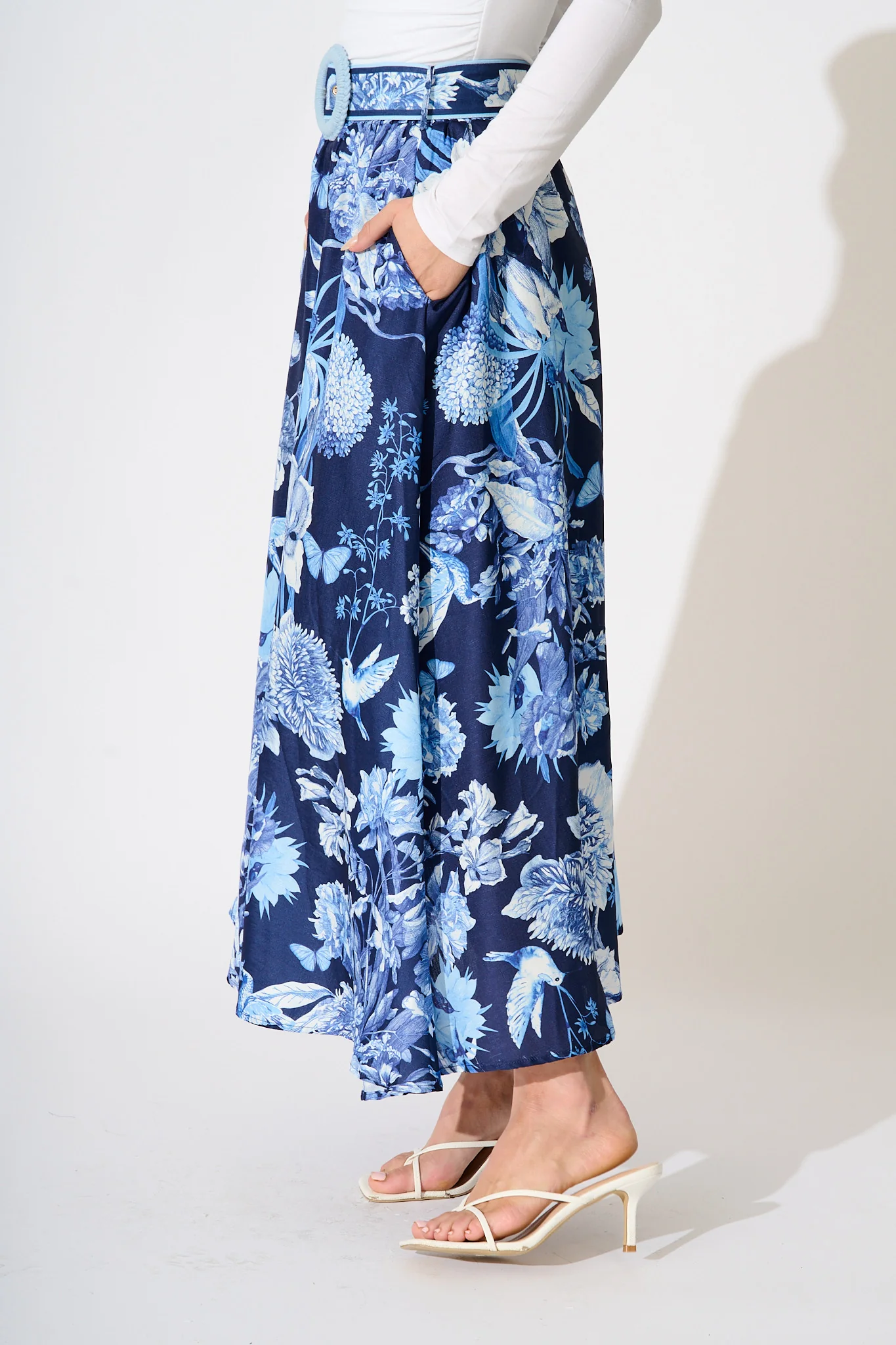 Riviera Maxi Skirt in Navy with Blue Floral Linen Blend - Image 6