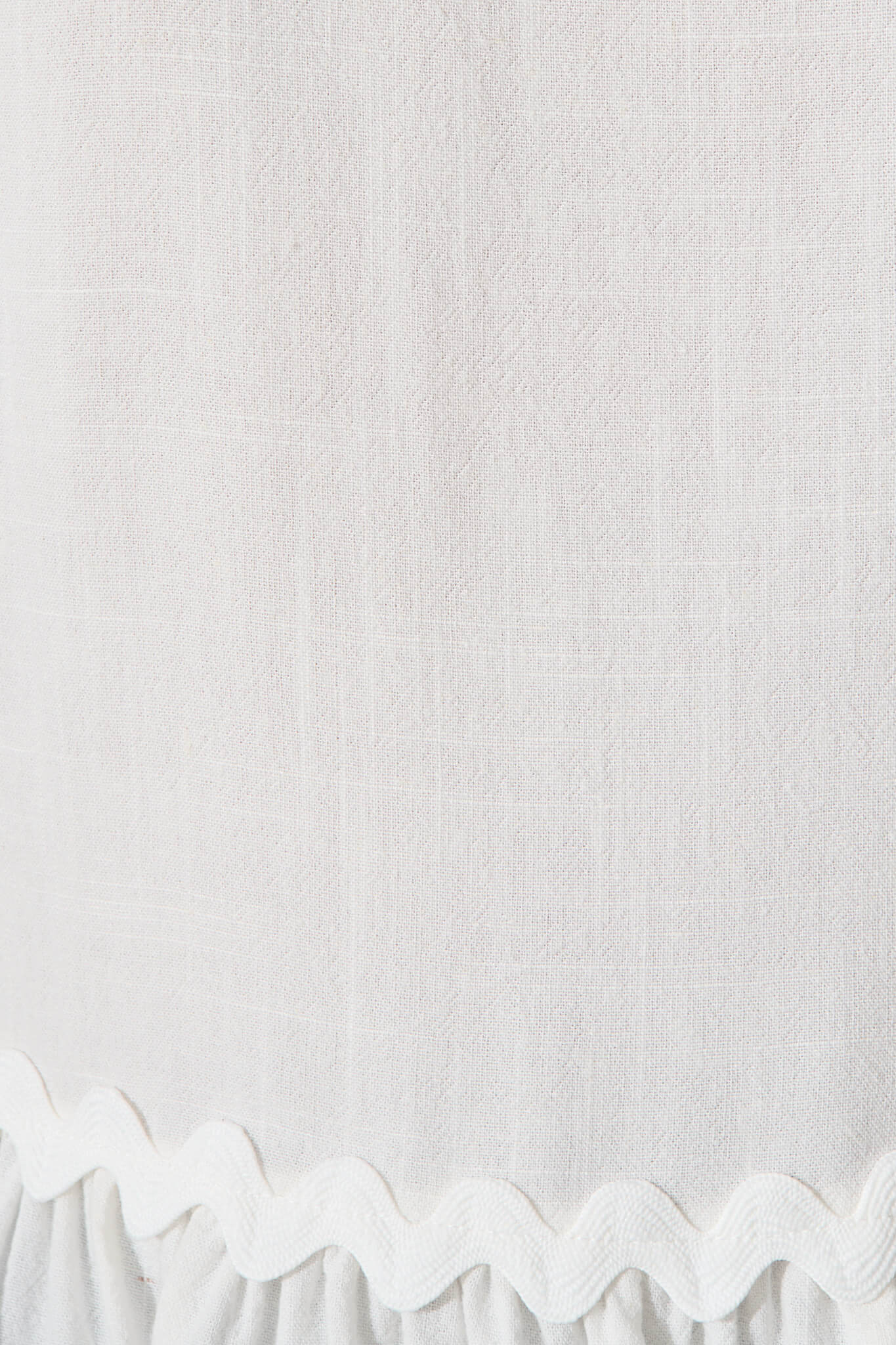 Rory Top In White With Ric Rac Trim Linen Blend - Image 6