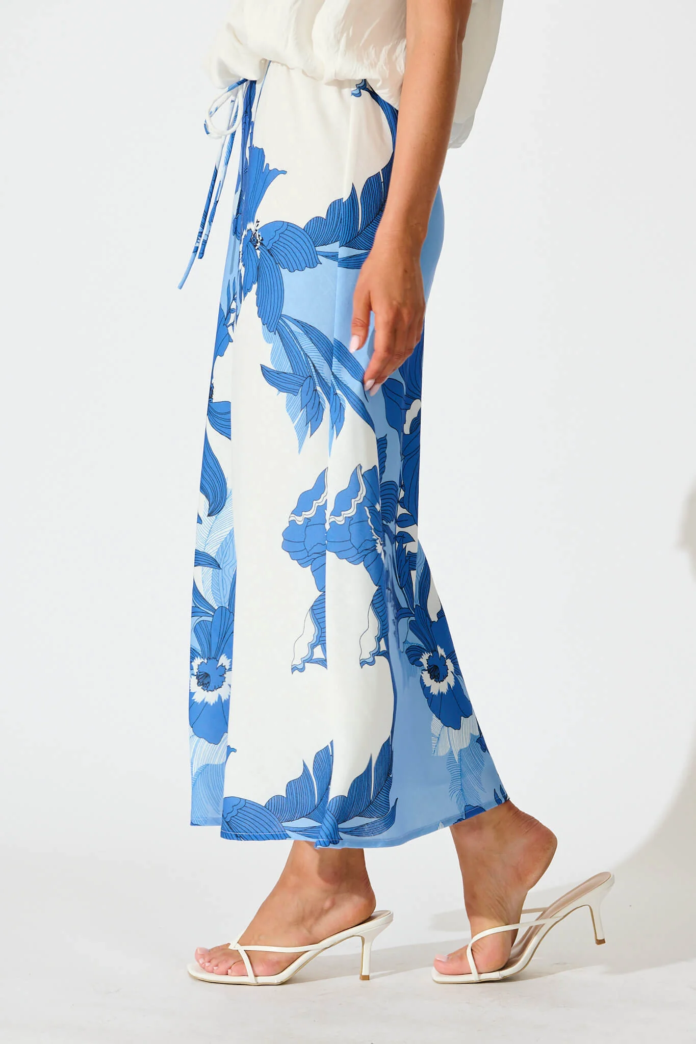 Rubina Maxi Skirt In Blue and White Floral Linen Blend - Image 5