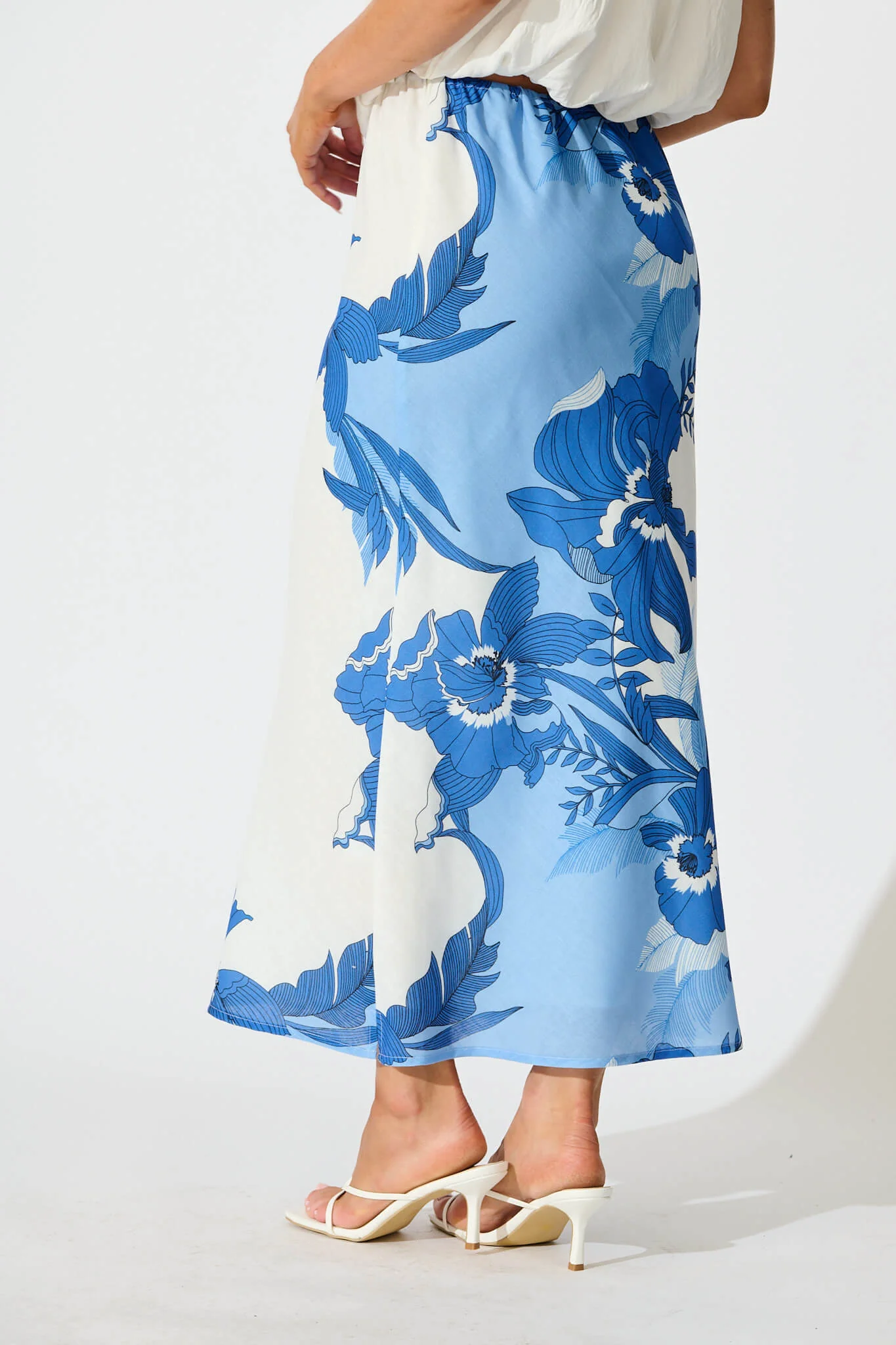Rubina Maxi Skirt In Blue and White Floral Linen Blend - Image 6