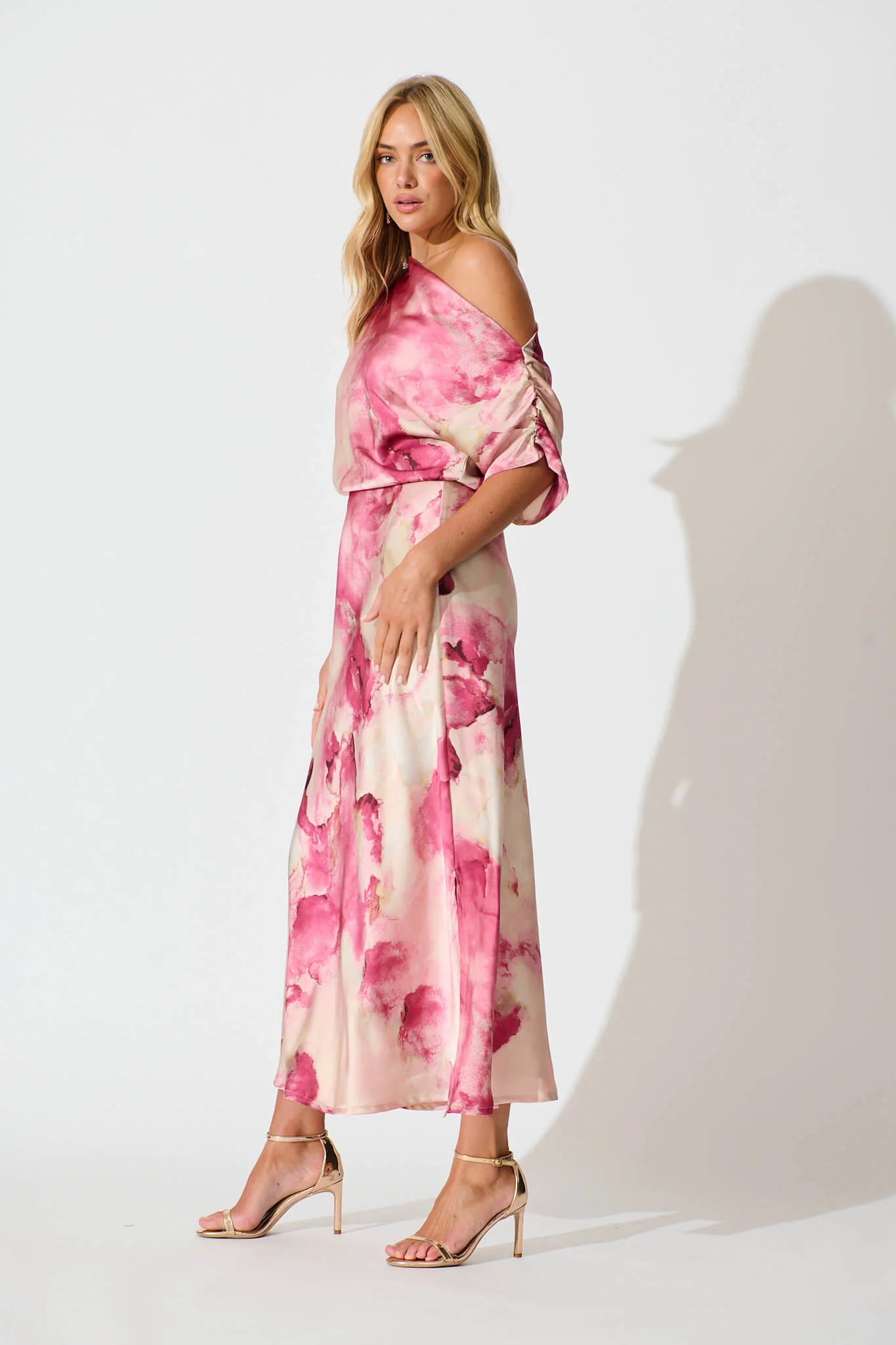 Sarita Maxi Off Shoulder Dress in Magenta Watercolour Satin - Image 3