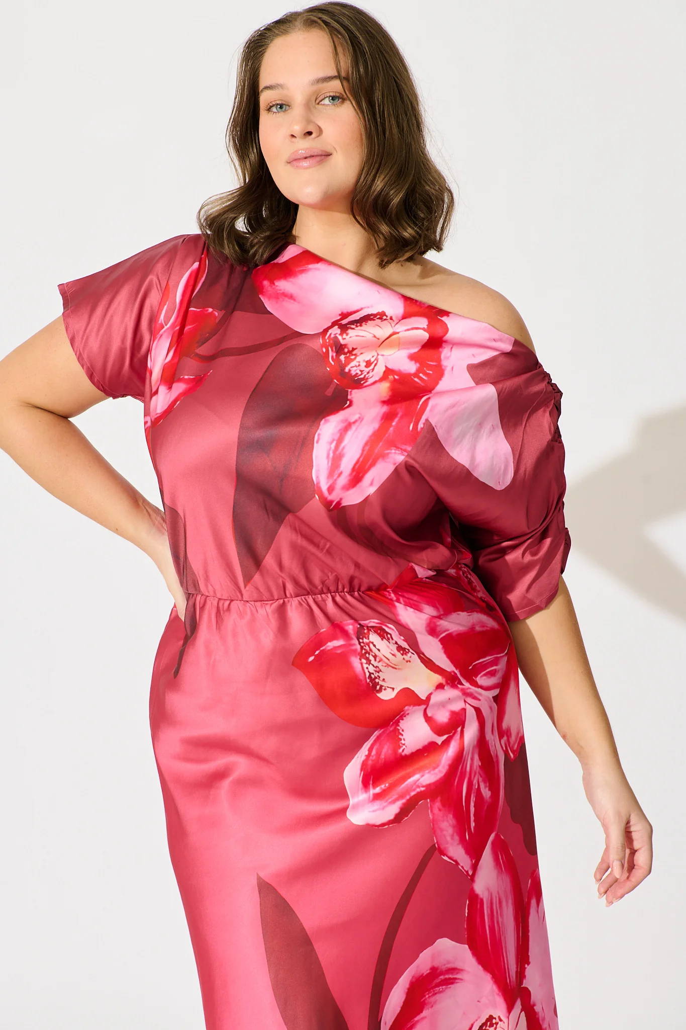 Sarita Maxi Off Shoulder Dress in Multi Pink Floral Satin - Image 11
