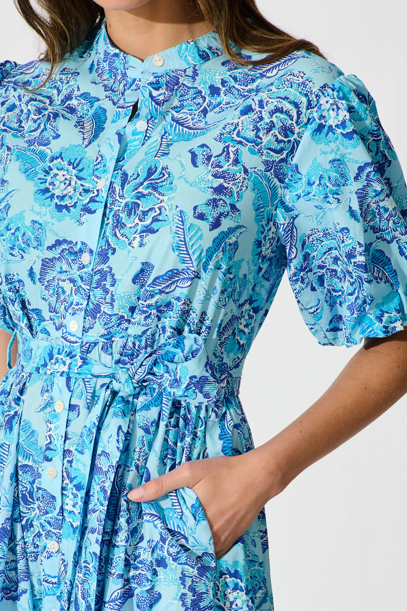 Seraya Dress in Blue Floral Cotton - Image 5
