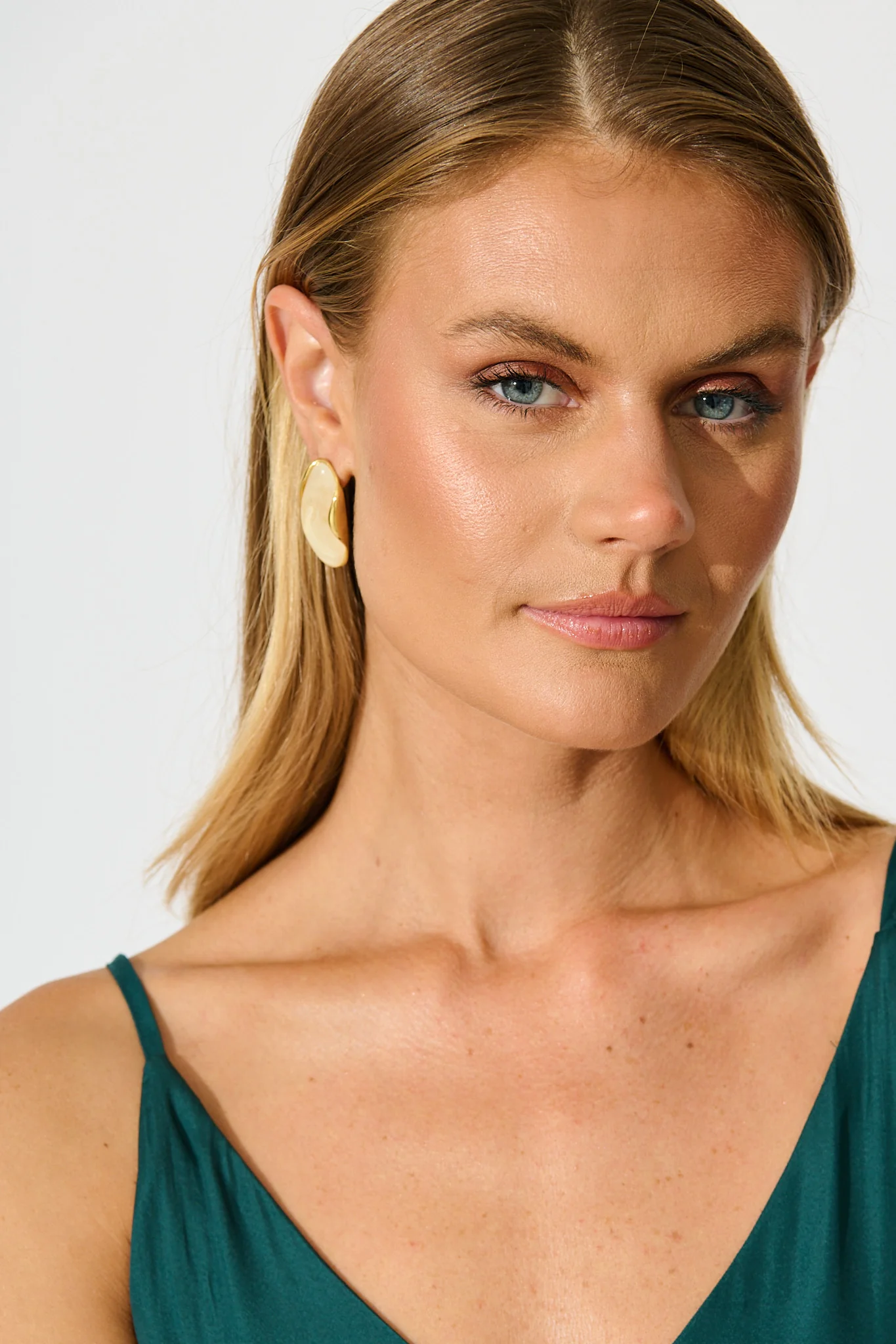 Sia Earrings in Gold - Image 3