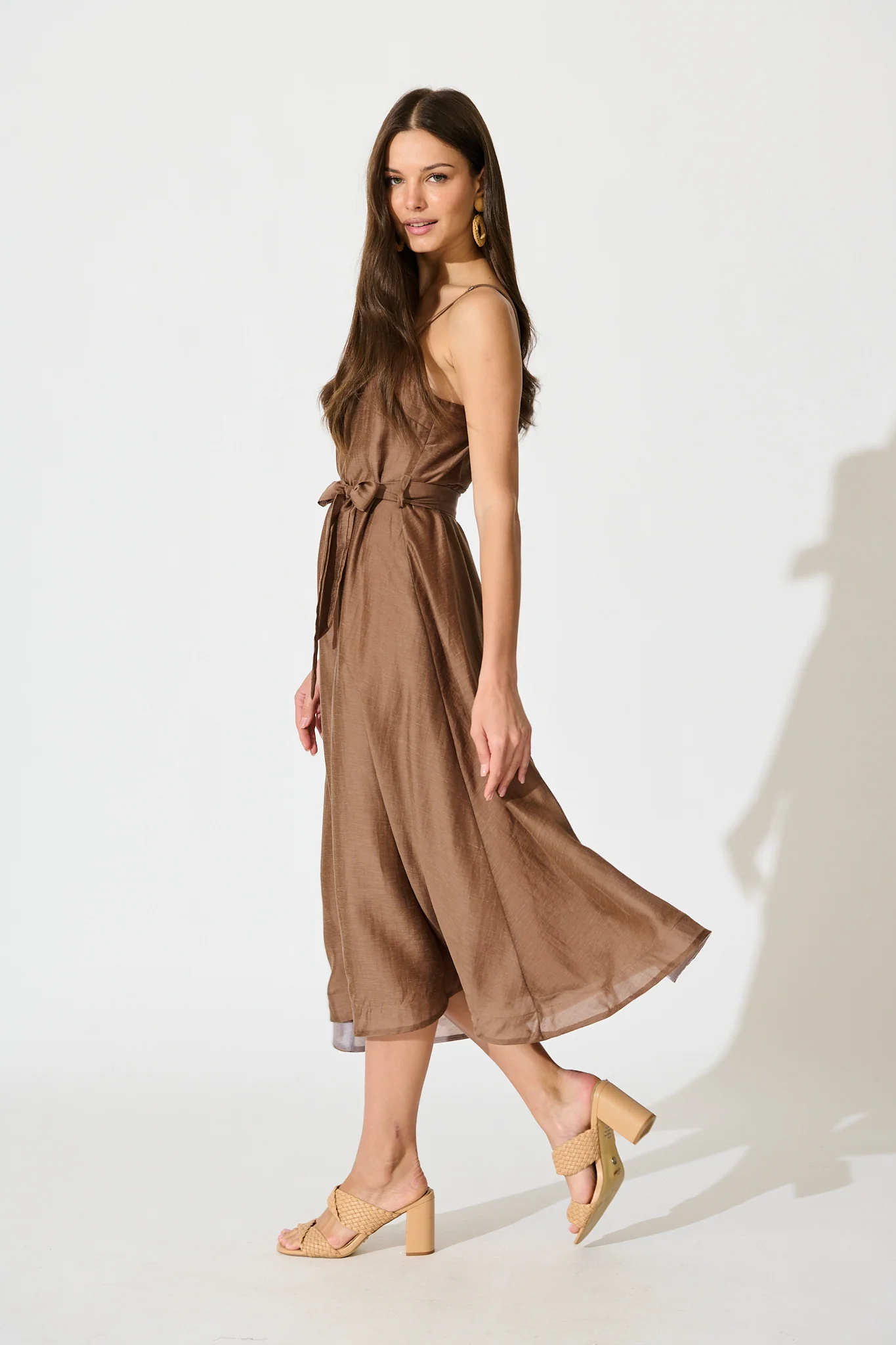 Silla Midi Dress in Brown Linen Blend - Image 3