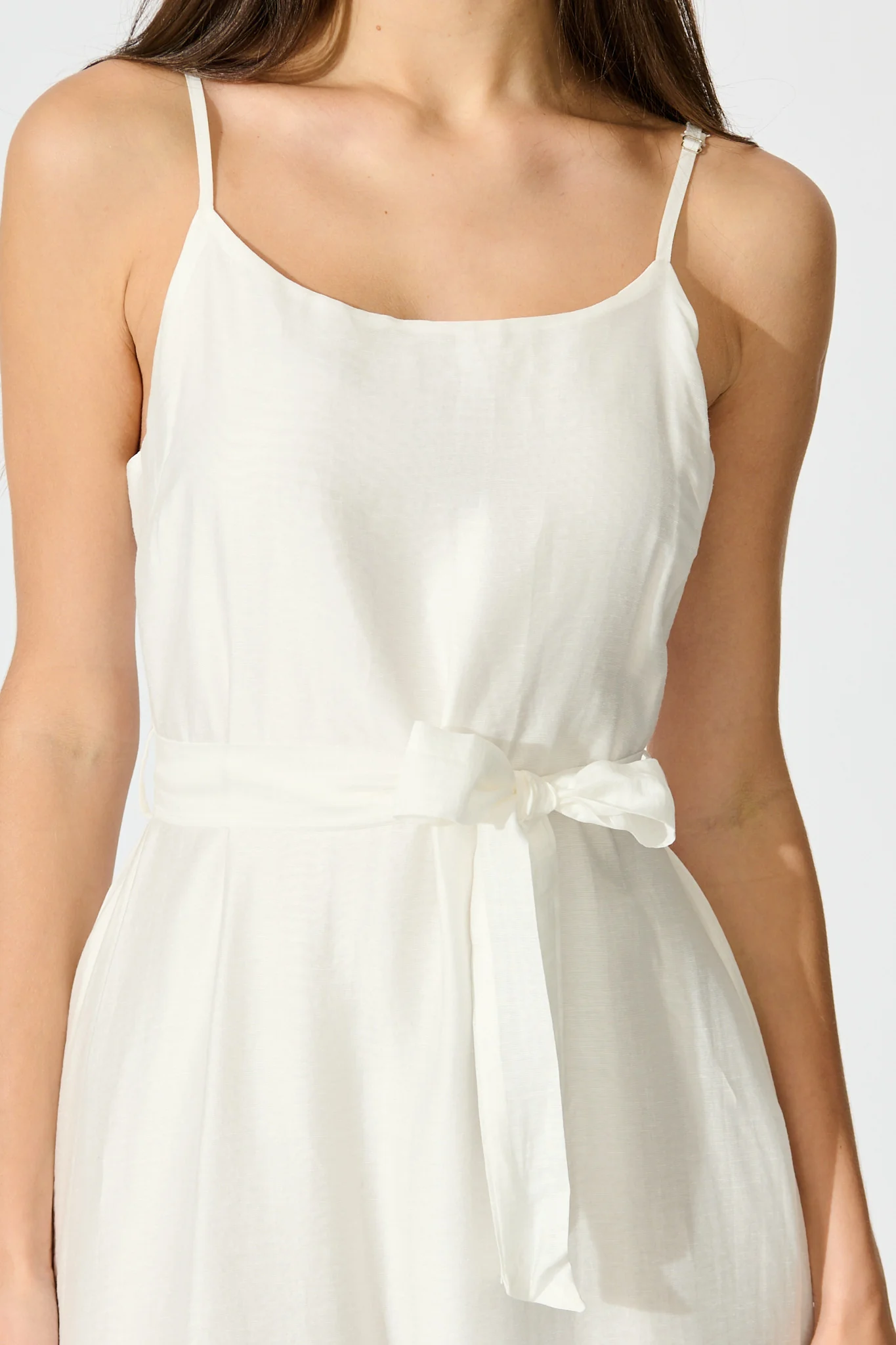 Silla Midi Dress in White Linen Blend - Image 5