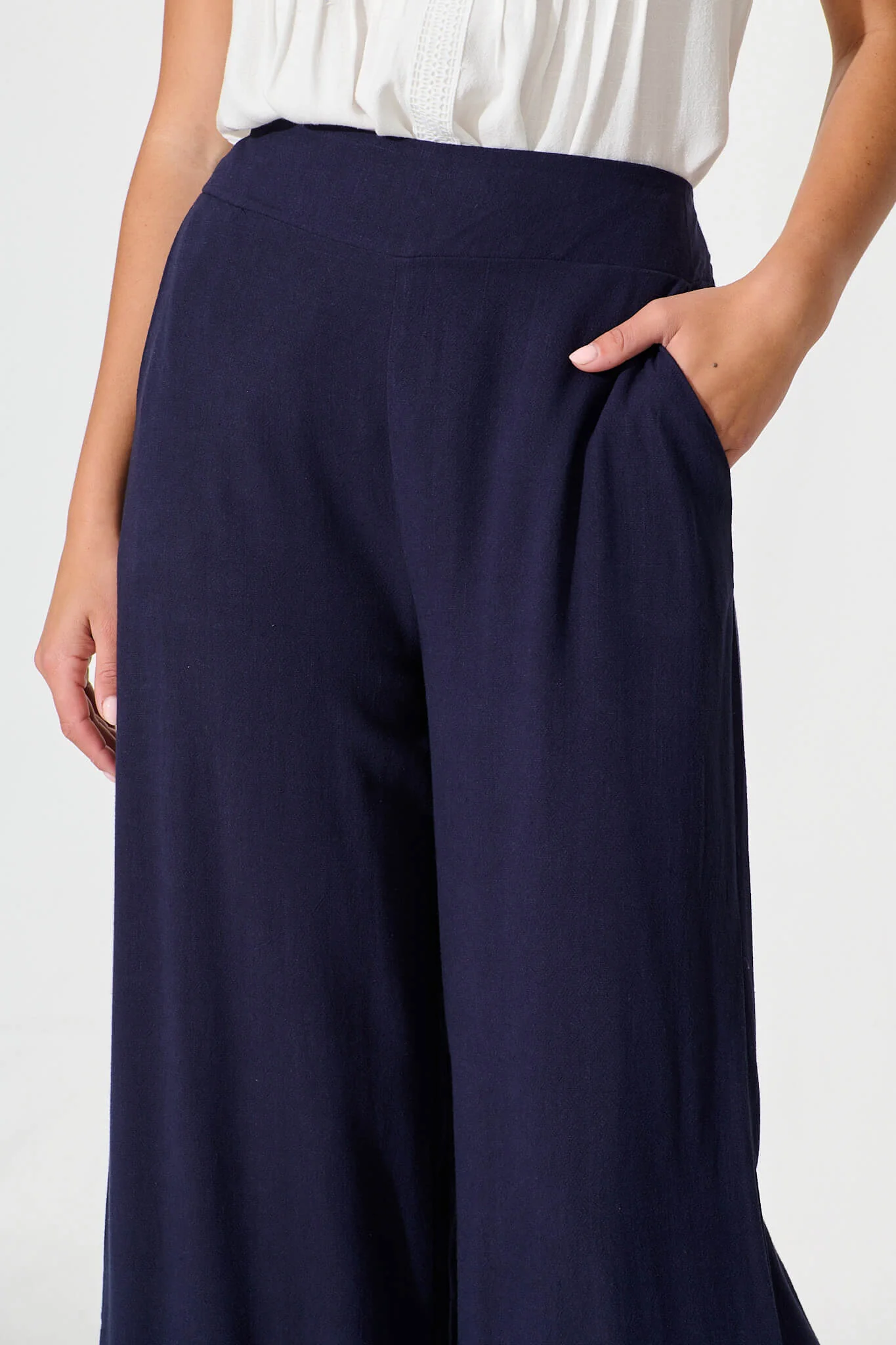 Sirsha Pant in Navy Linen Blend - Image 5