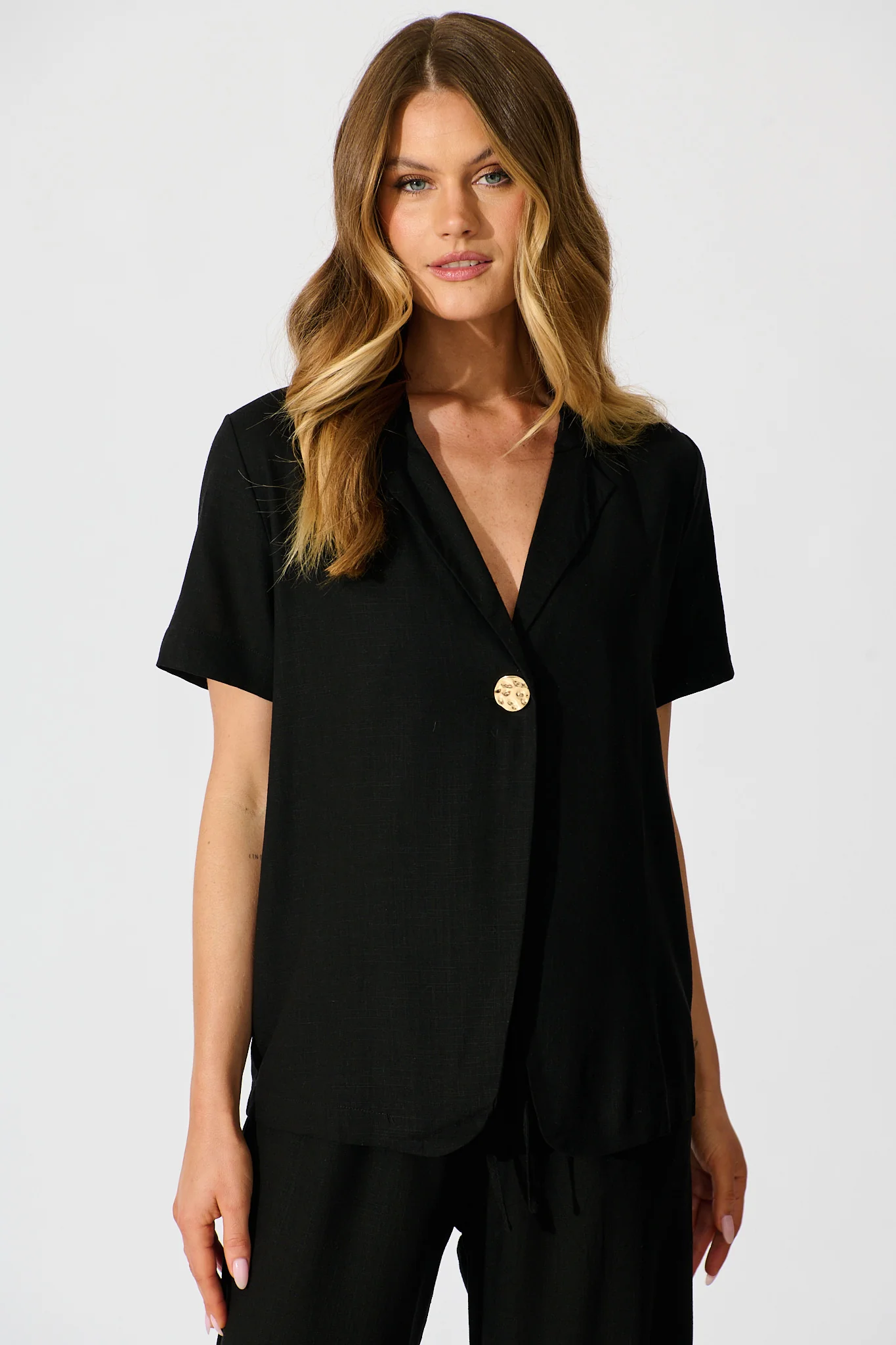 Soft Structure Top In Black Cotton Linen