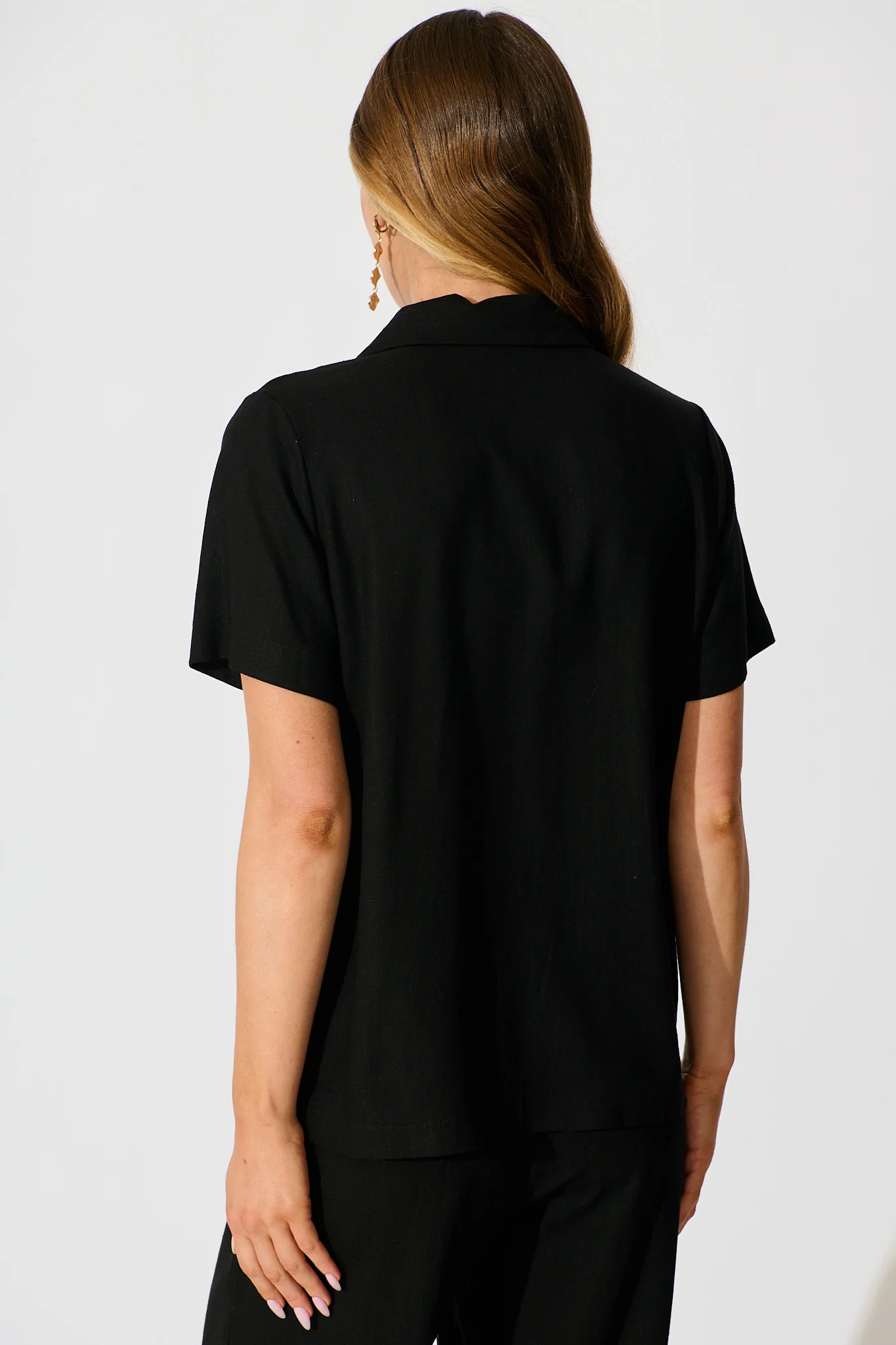 Soft Structure Top In Black Cotton Linen - Image 3