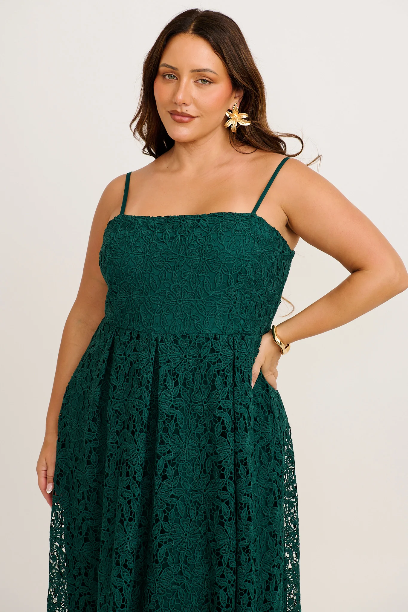 Something Special Maxi Lace Dress in Emerald - Image 6