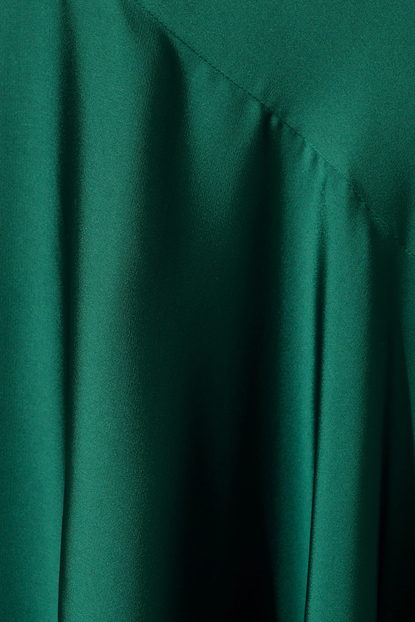 Sunset Serenade Maxi Dress in Emerald Satin - Image 6