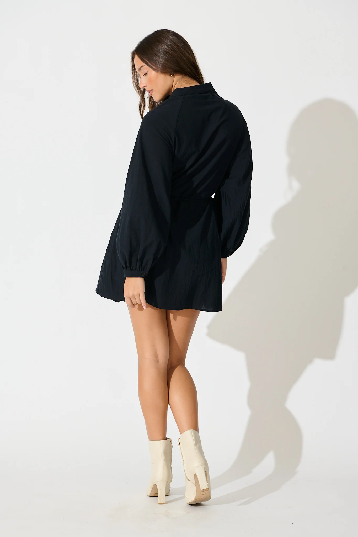 Tallulah Dress in Ink Linen Cotton Blend - Image 4