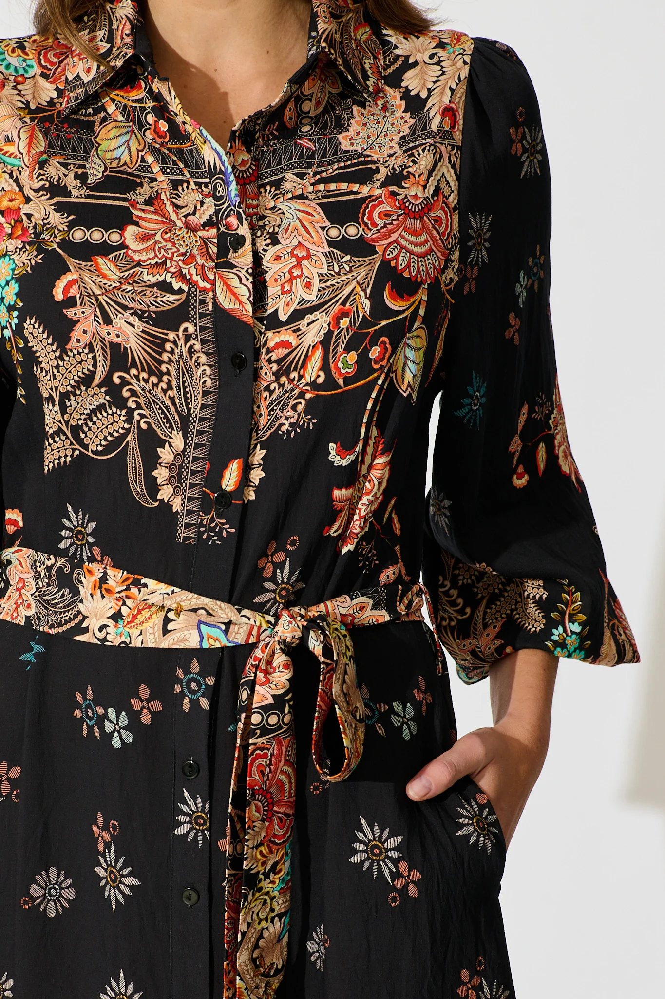 Tamlyn Maxi Shirt Dress in Black Floral Linen Blend - Image 5