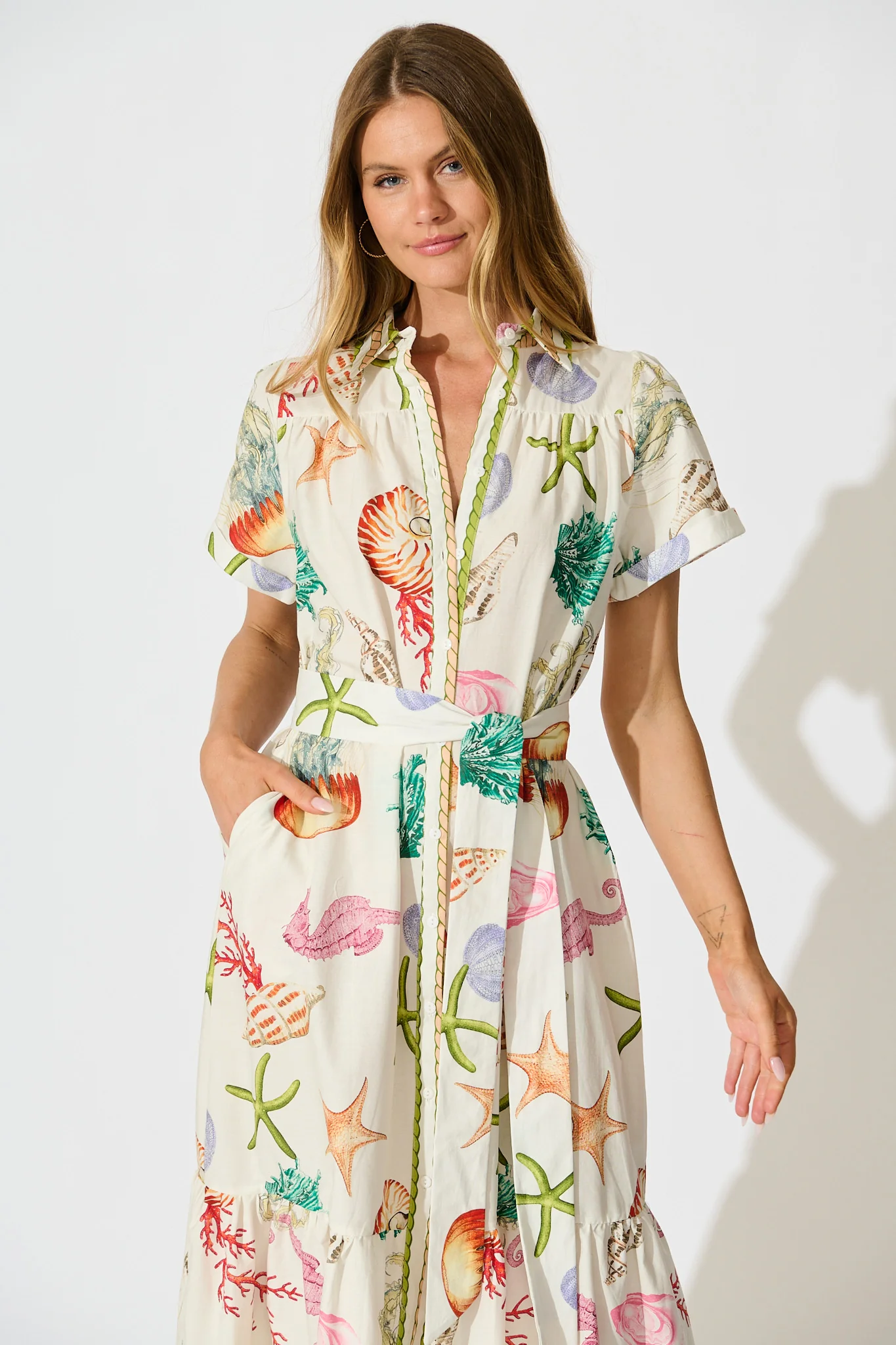 Terah Midi Shirt Dress in White with Multi Seashell Cotton - Image 2