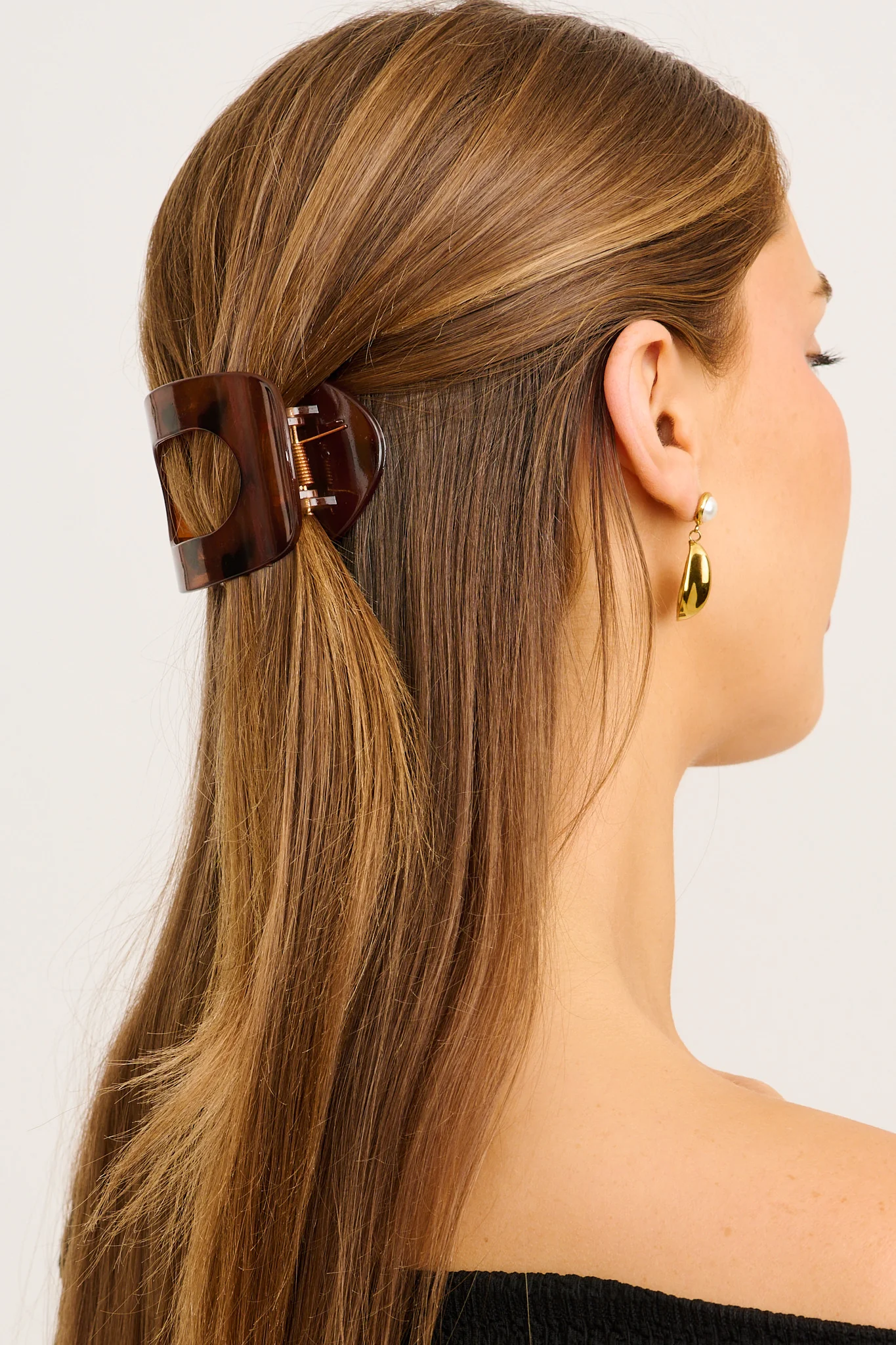 Thea Hair Claw Clip in Tortoiseshell - Image 2