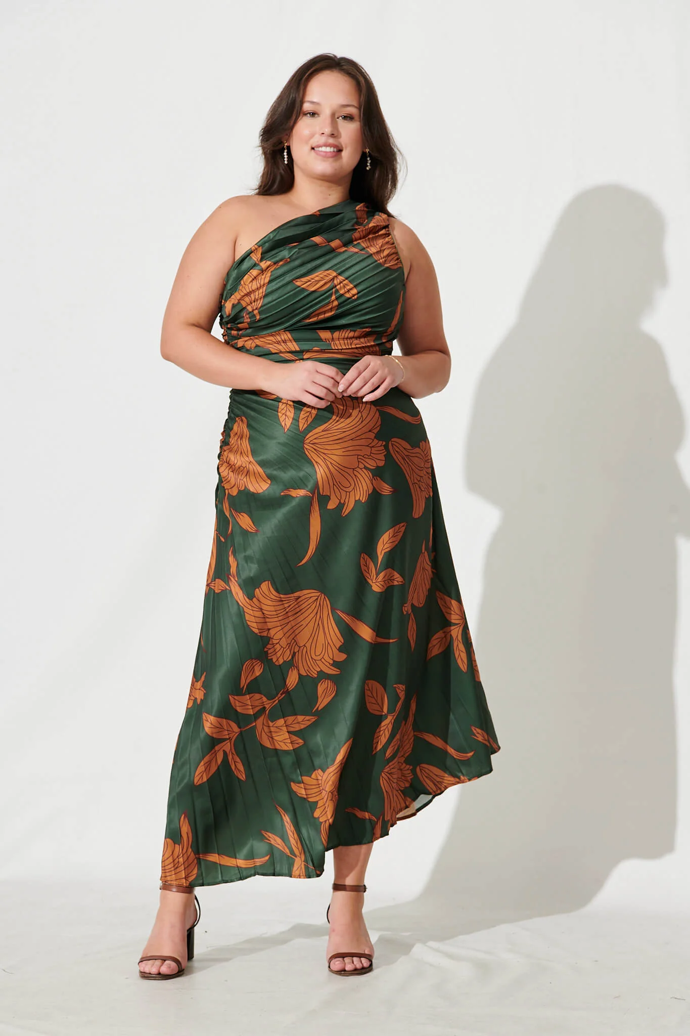 Toulon One Shoulder Maxi Dress In Khaki With Rust Leaf Print Pleated Satin - Image 7