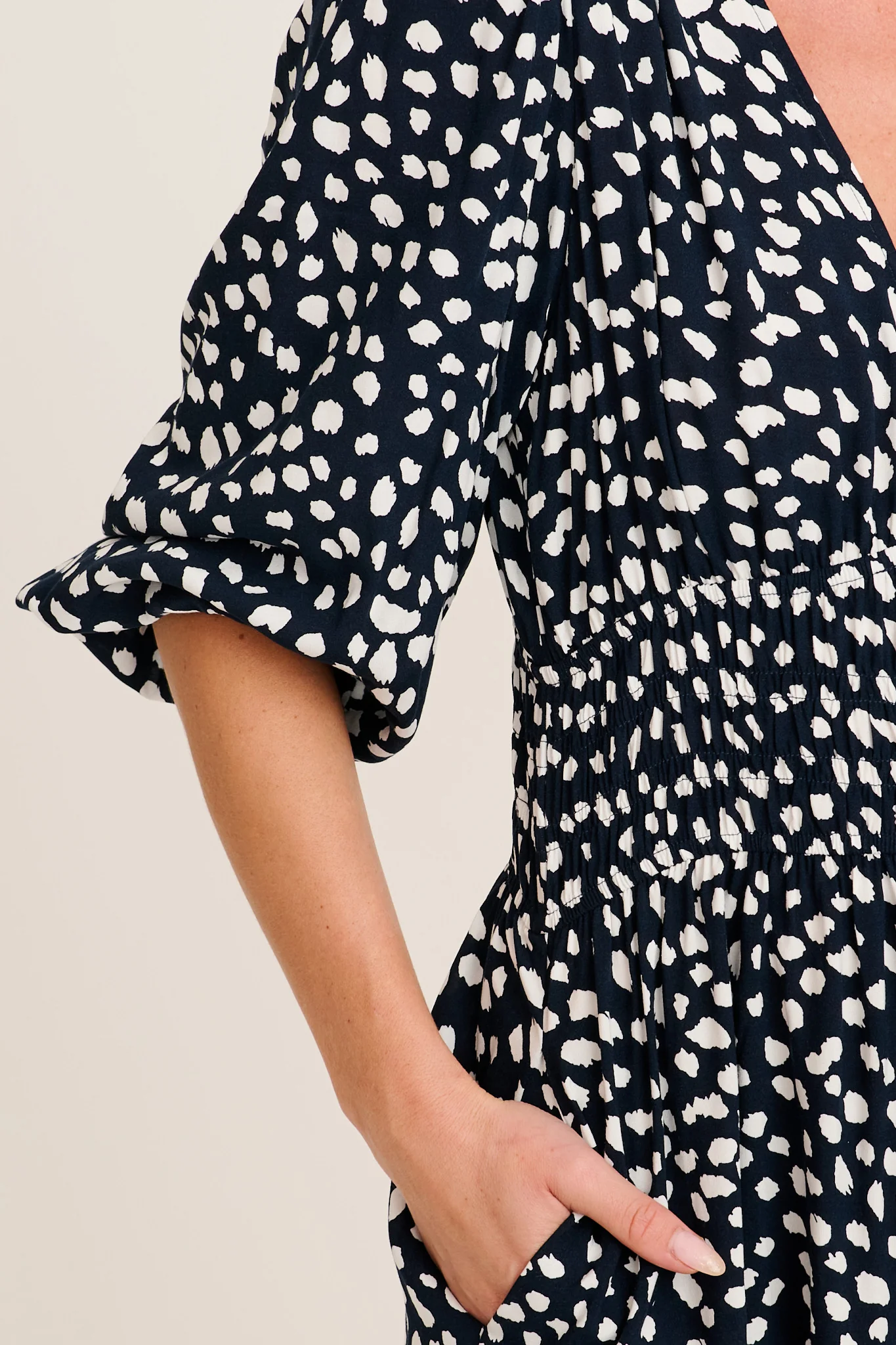 Trend Setter Midi Dress in Navy with White Speckle - Image 5