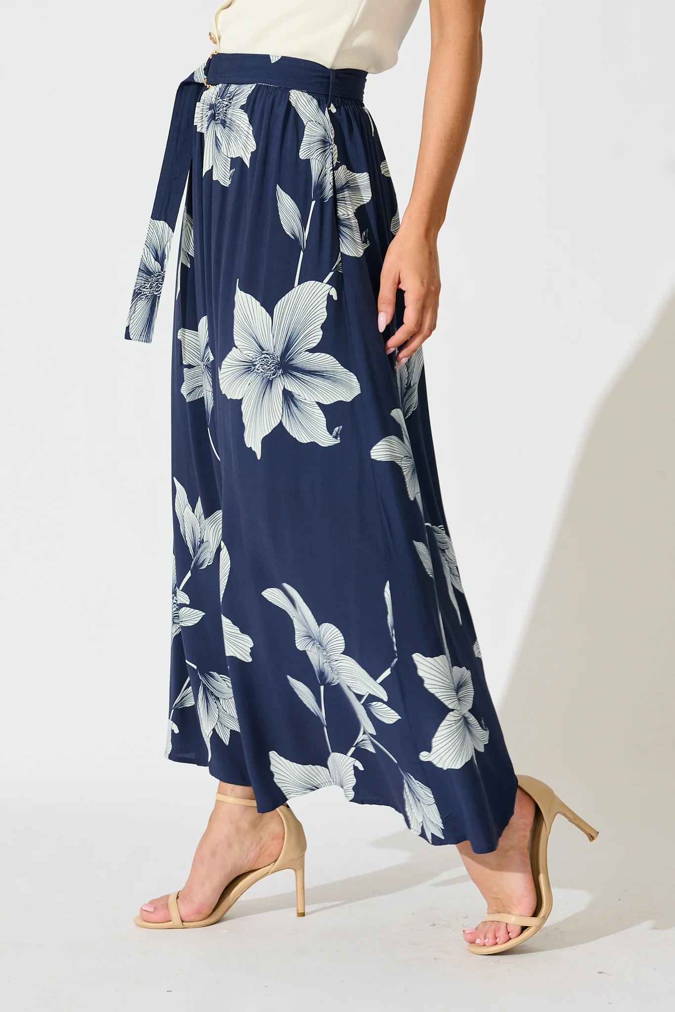 Tyra Maxi Skirt in Navy with White Floral Print - Image 2