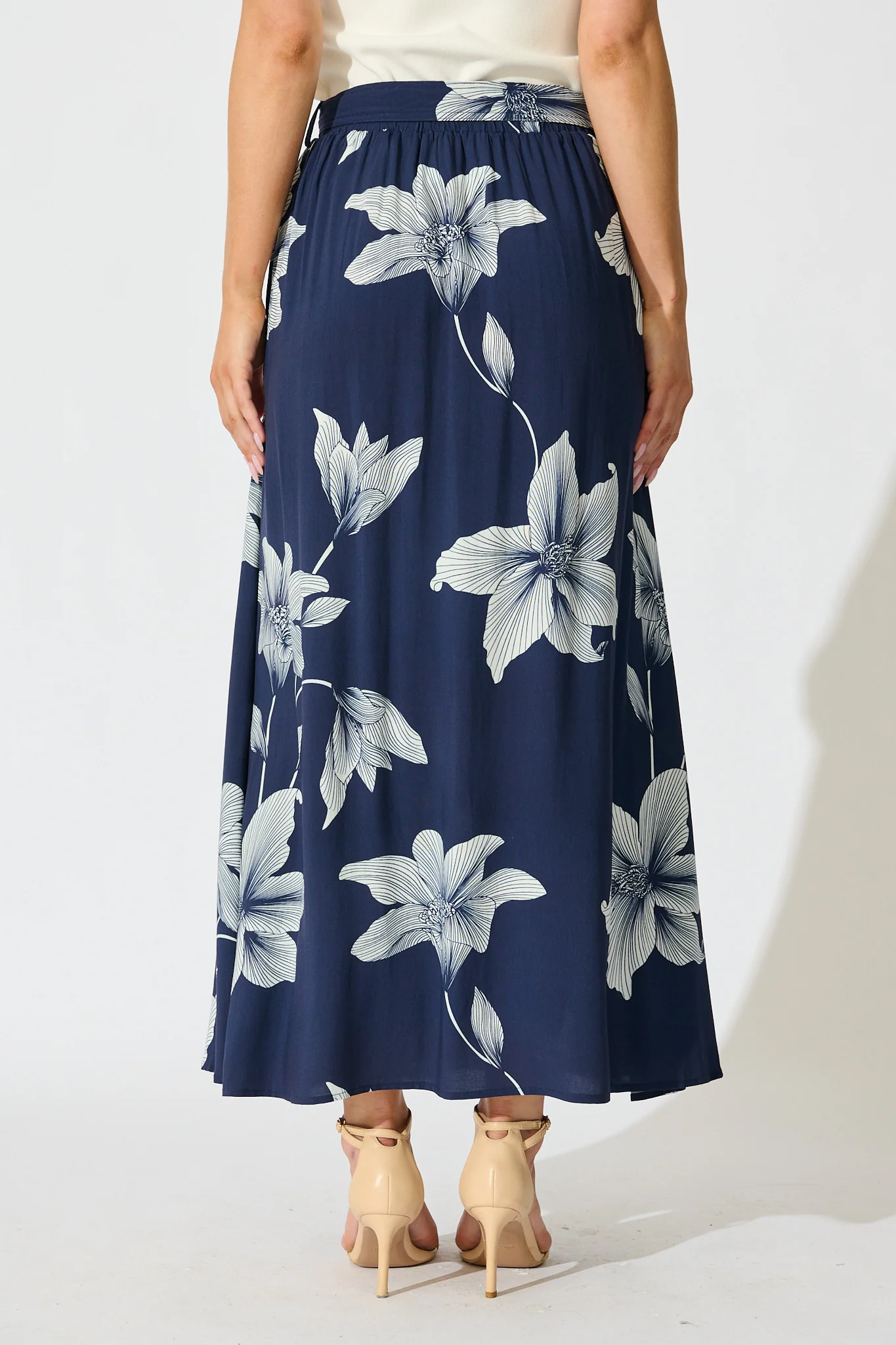 Tyra Maxi Skirt in Navy with White Floral Print - Image 3