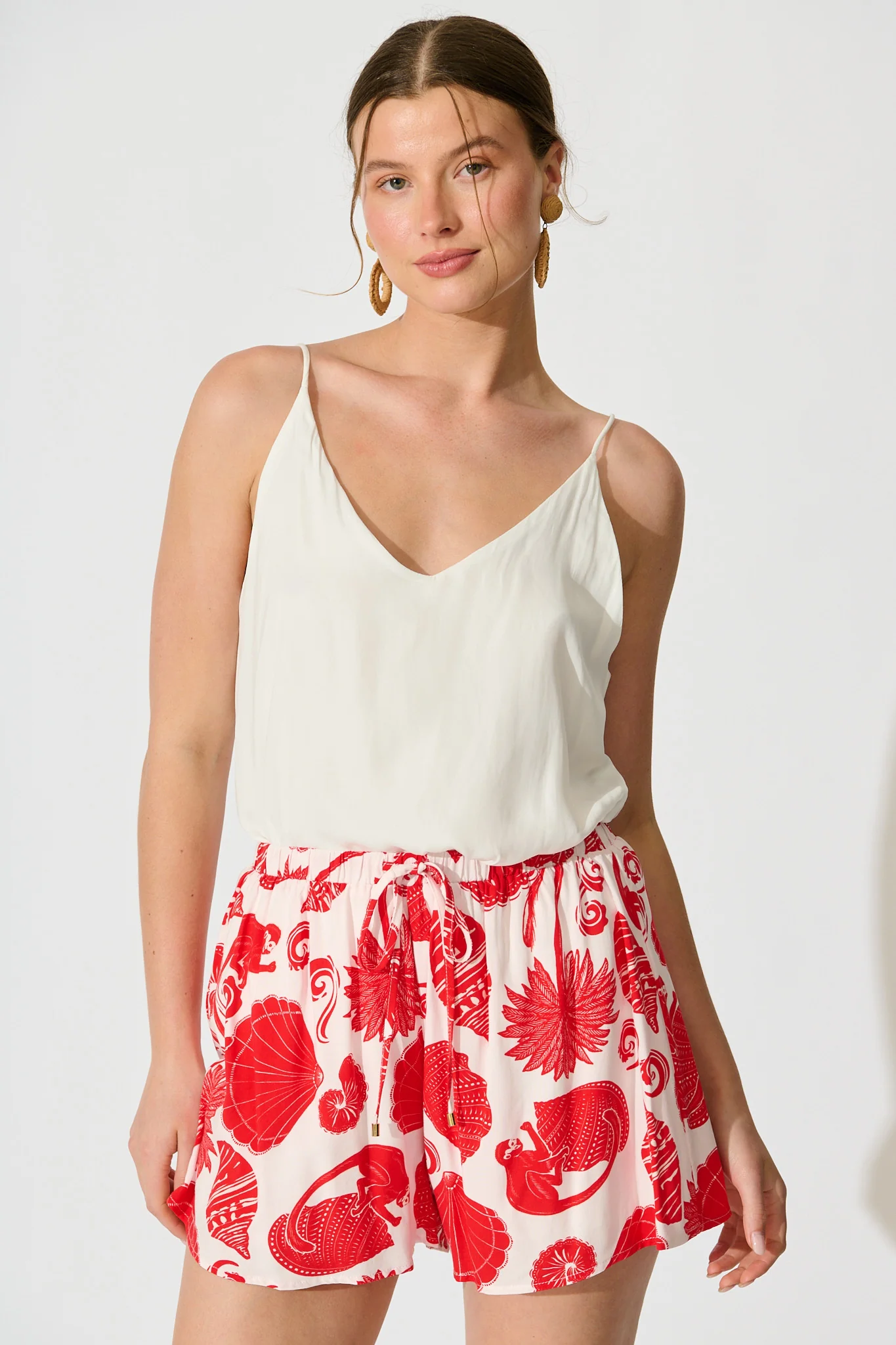 Vayda Short in Off White with Red Shell Print
