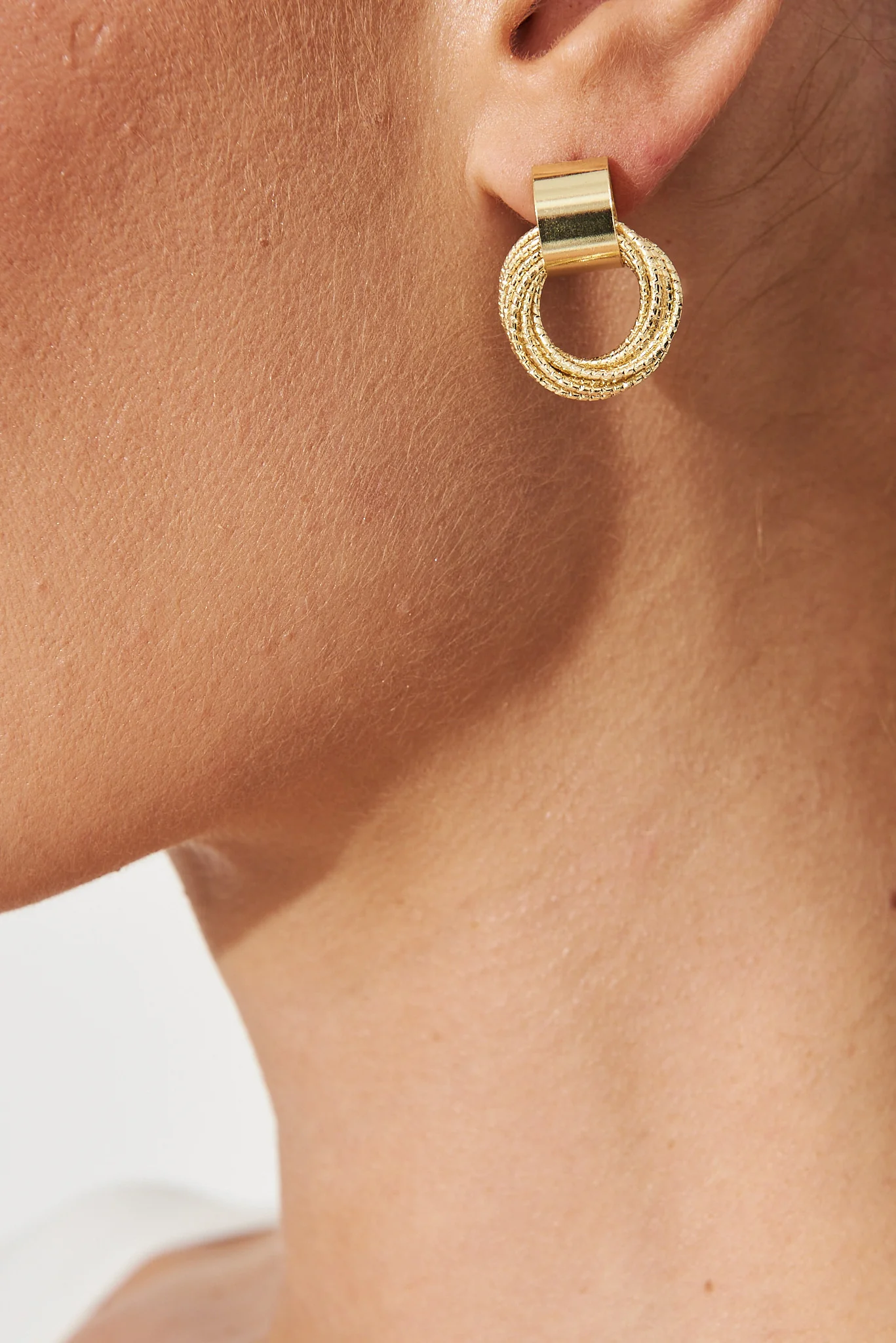 Vega Earrings In Gold - Image 5