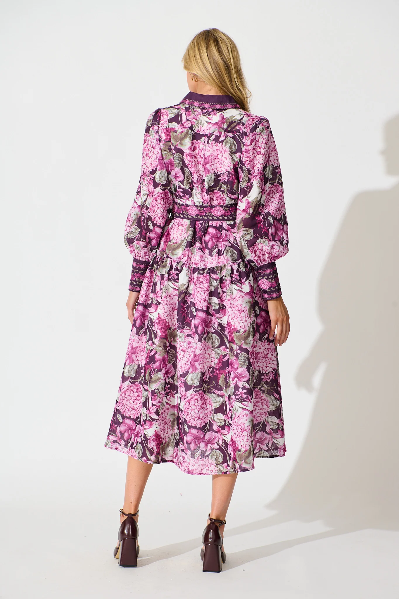 Verity Maxi Dress in Multi Plum Floral Linen Blend - Image 4