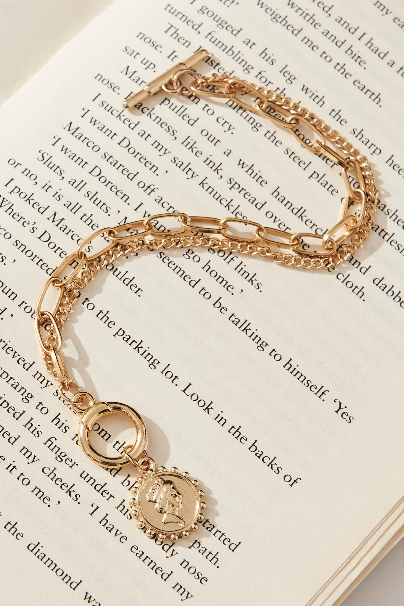 Vista Chain Bracelet In Gold - Image 2