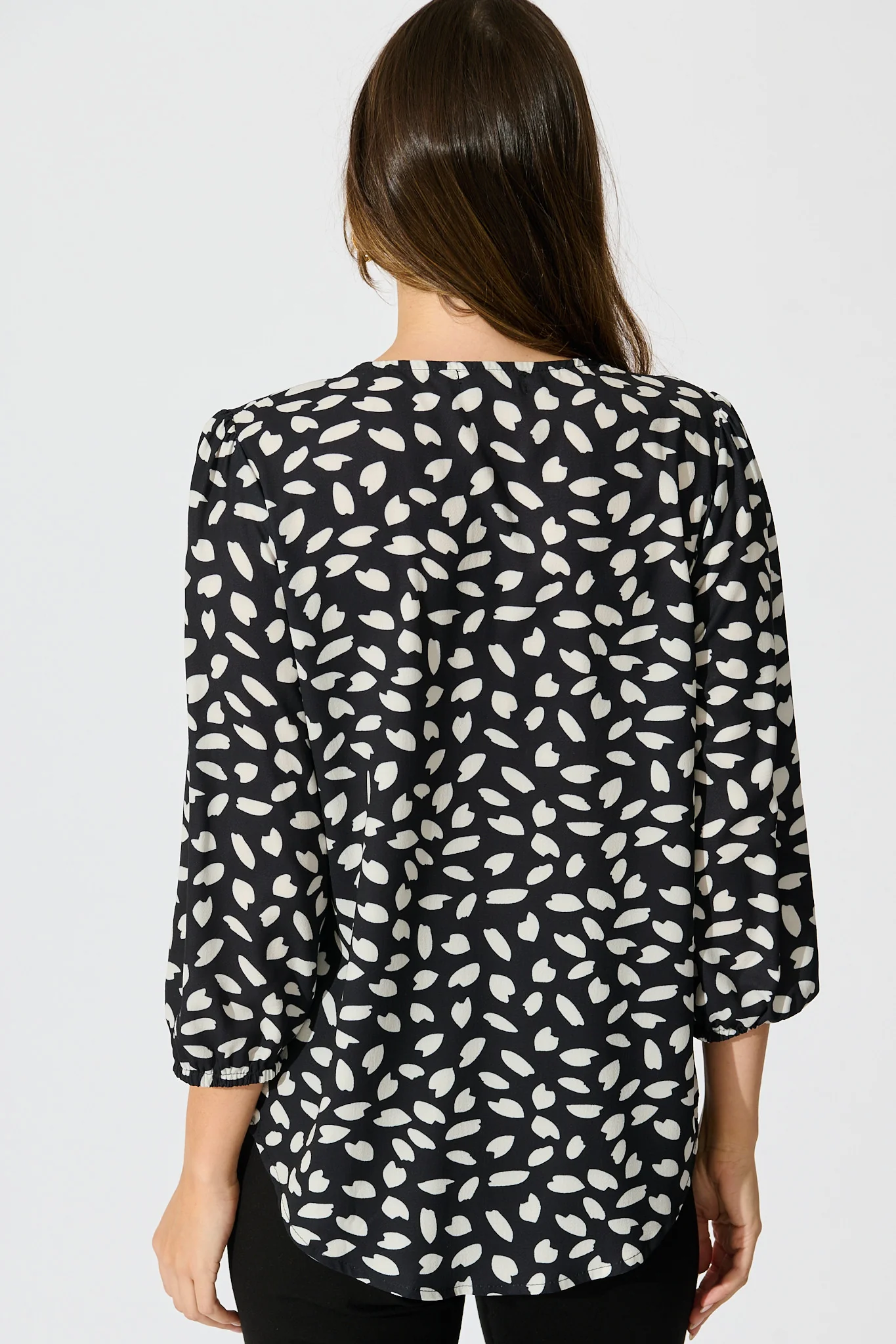 Viviani Zip Top in Black and White Leaf - Image 4