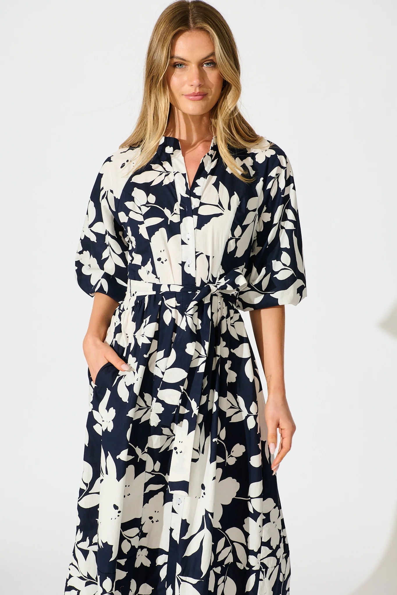 Willow Sky Midi Dress in Navy Floral Cotton Poplin - Image 2