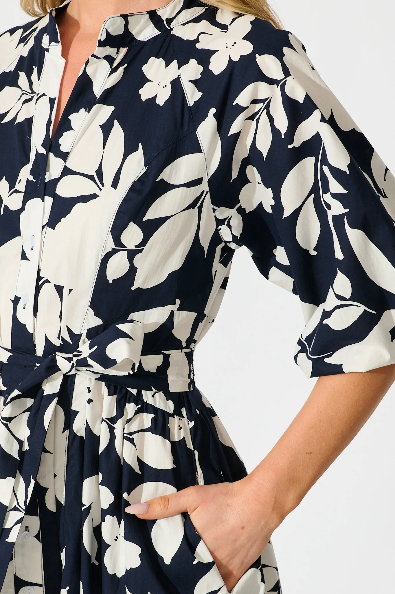 Willow Sky Midi Dress in Navy Floral Cotton Poplin - Image 5
