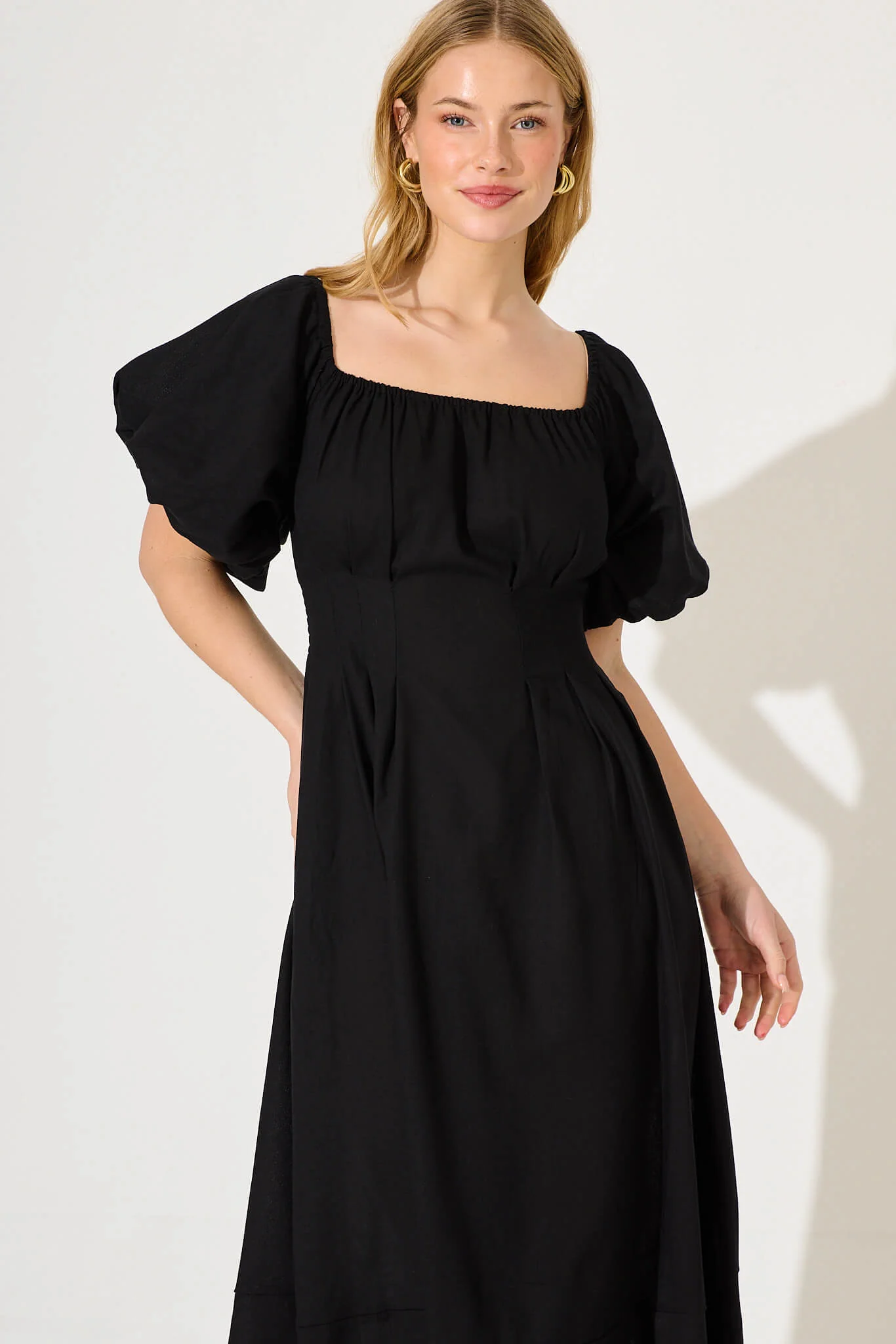 Wintour Midi Dress In Black Linen Blend - Image 2