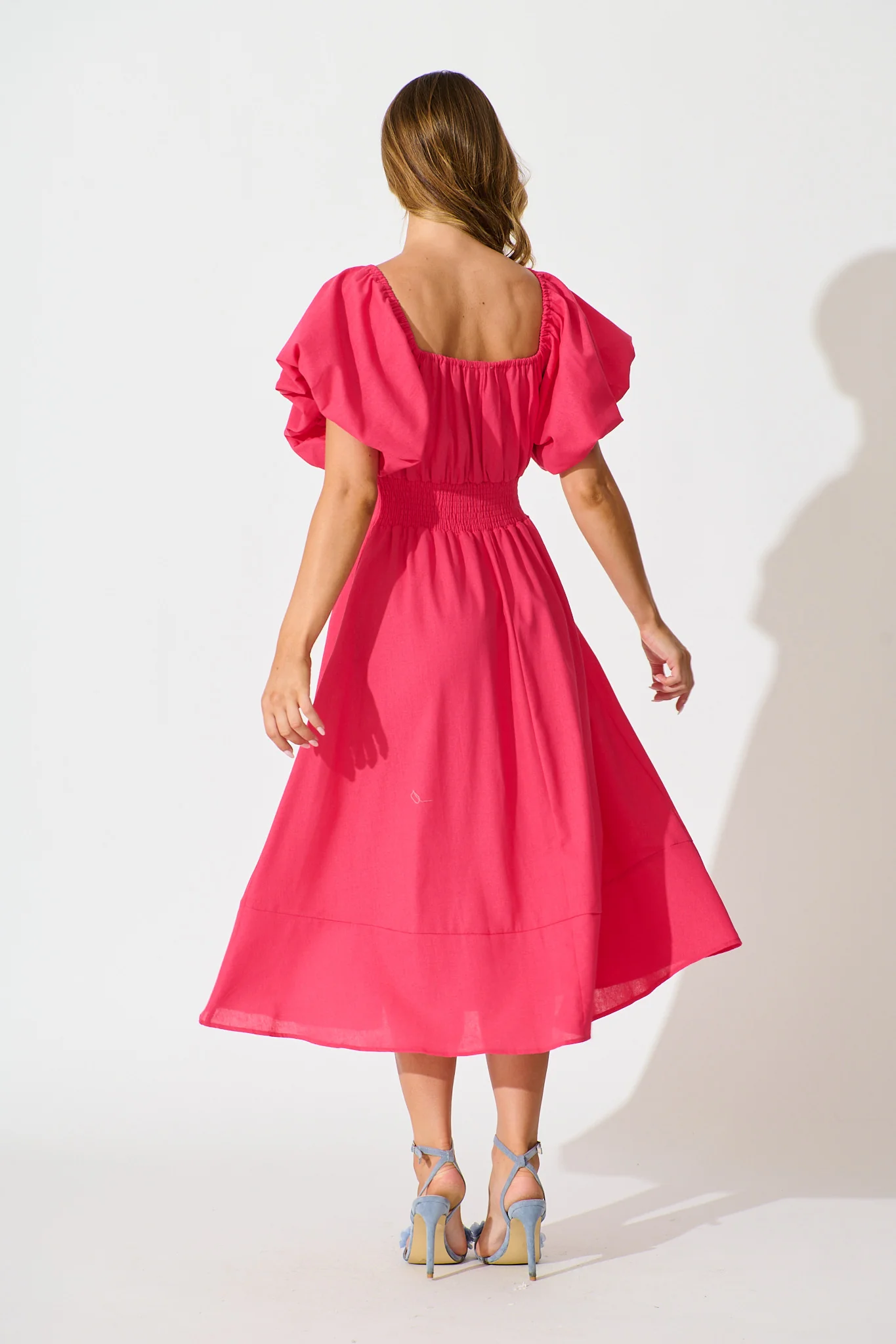 Wintour Midi Dress In Pink Linen Blend - Image 4