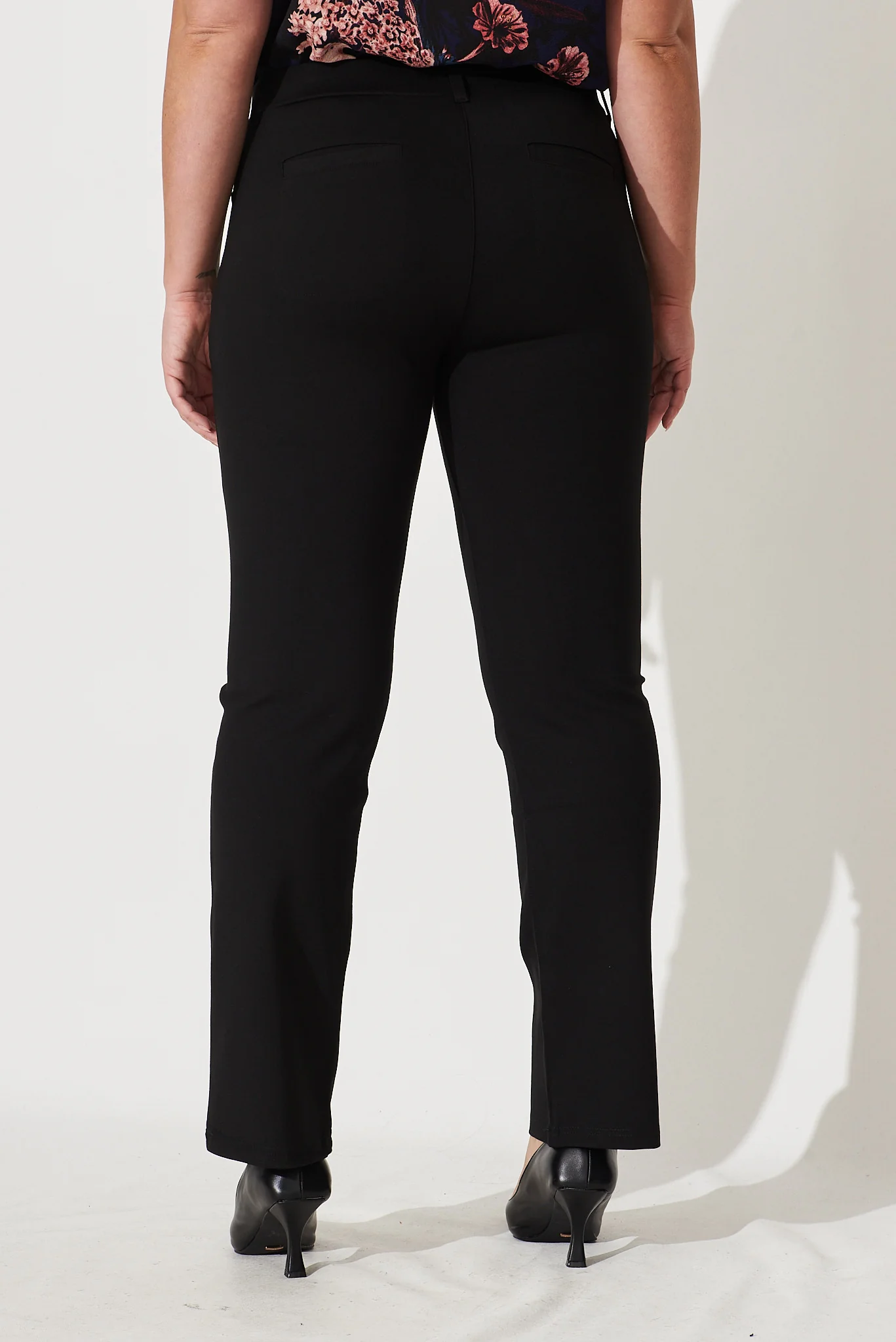 Workflow Stretch Straight Leg Pocket Pant In Black - Image 9