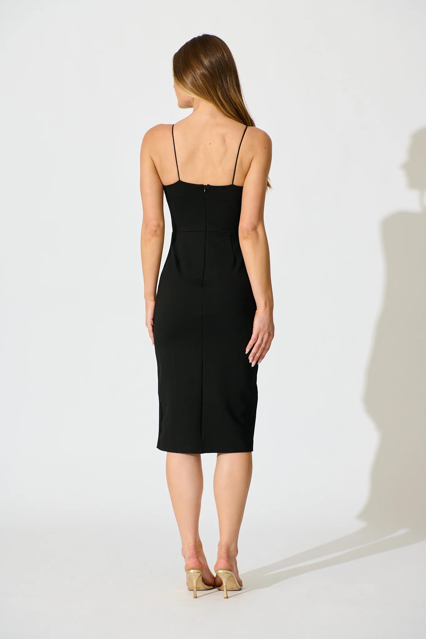 Zatana Midi Dress In Black - Image 4