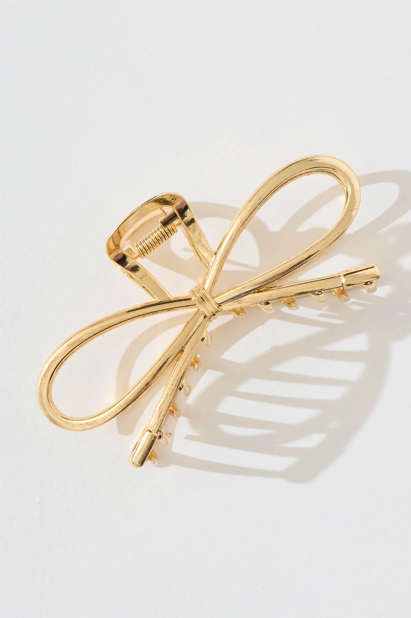 Zia Large Bow Hair Claw in Gold